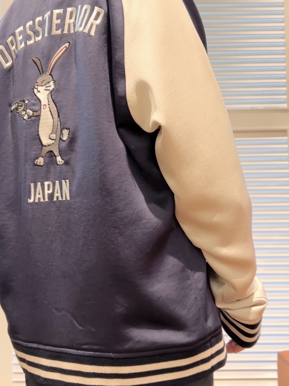 OCHIAIさんの「DRESSTERIOR｜【MonoMax4月号掲載】ピストルラビット スカジャン」を使ったコーディネート