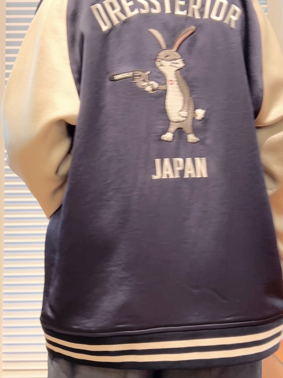 OCHIAIさんの「DRESSTERIOR｜【MonoMax4月号掲載】ピストルラビット スカジャン」を使ったコーディネート