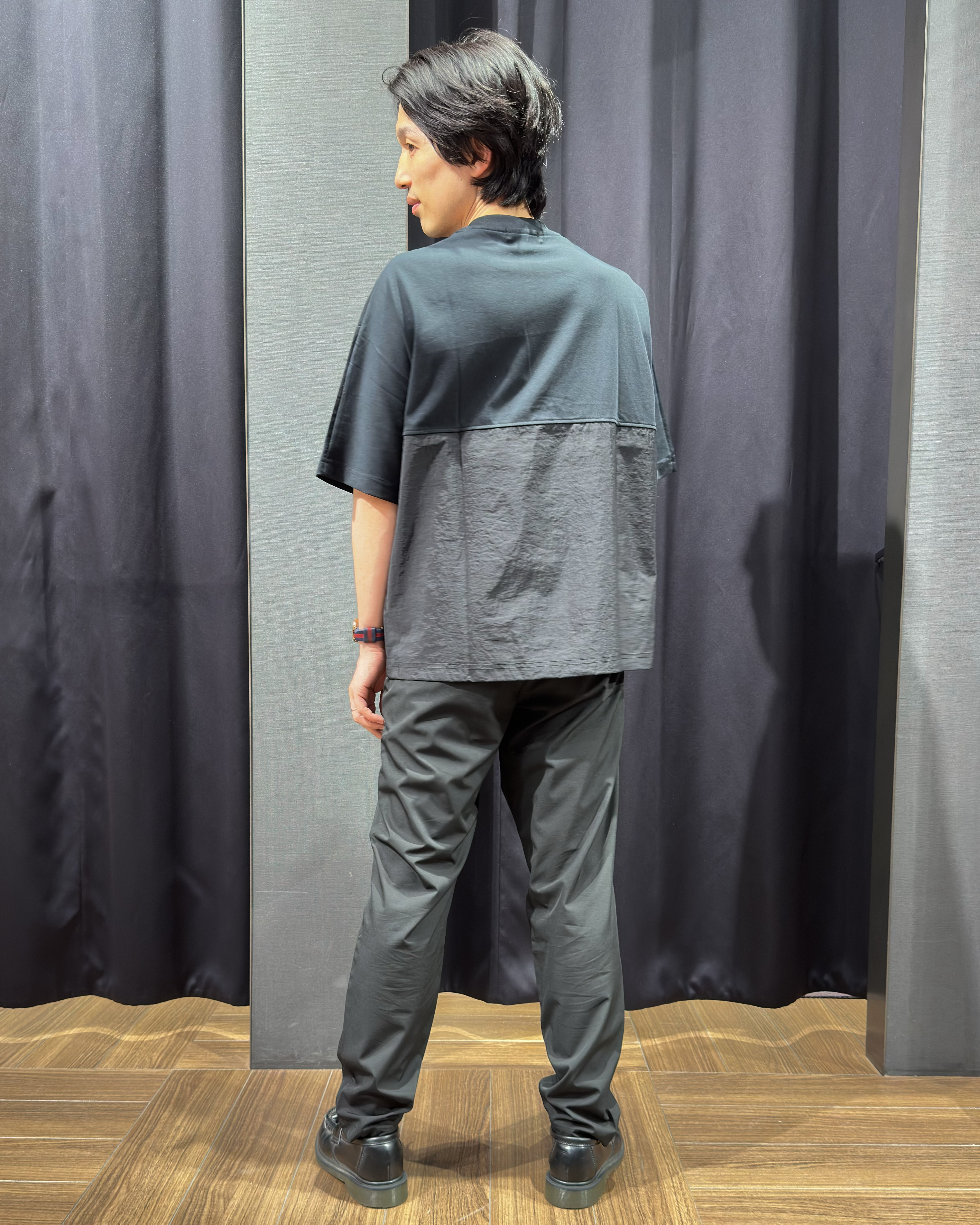 tomoyaさんの「THE SHOP TK｜【ゆったりシルエット】前後切り替え 半袖Tシャツ」を使ったコーディネート