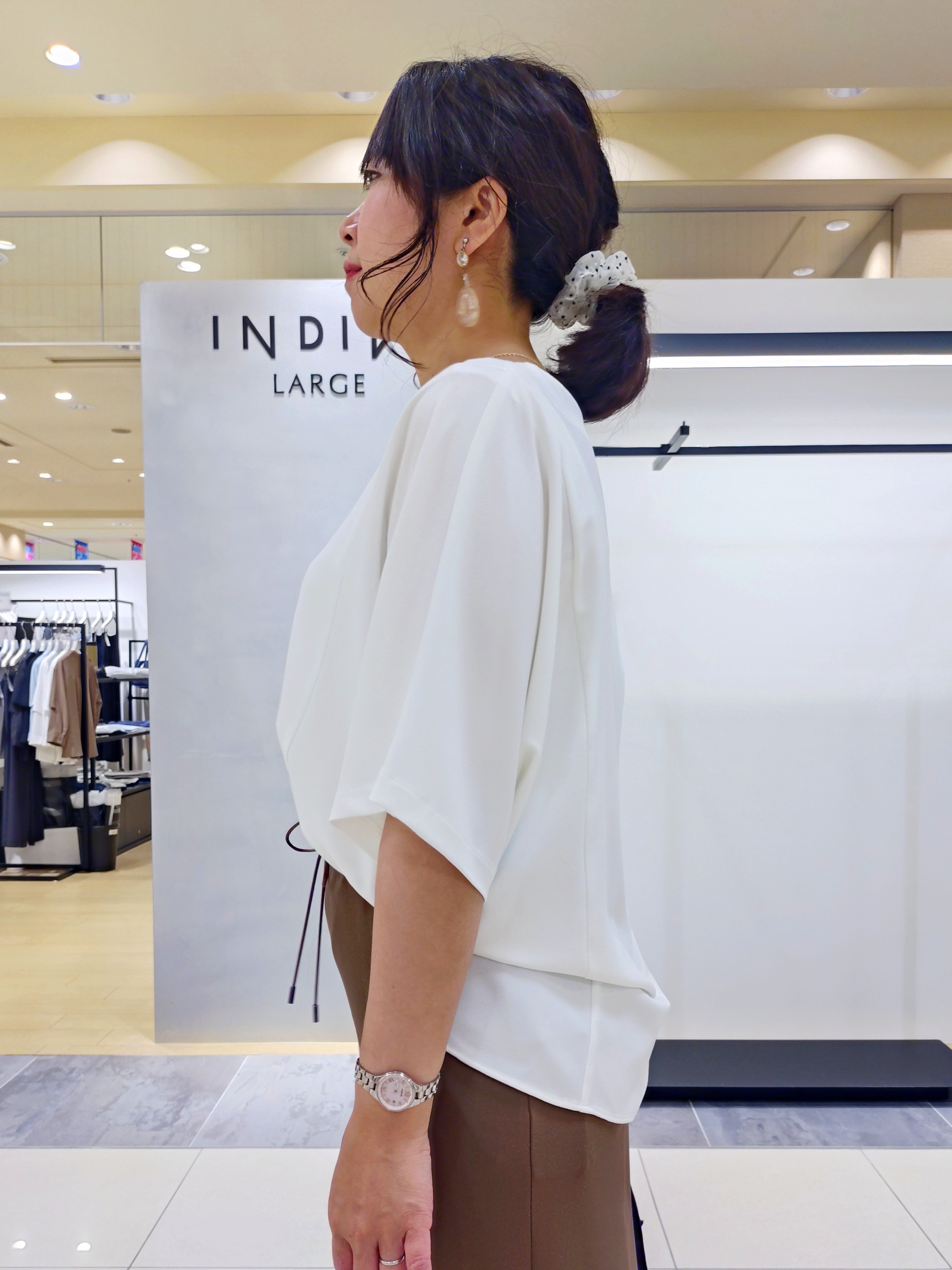 TOMOMIさんの「INDIVI｜◆【合皮／マルチWAY／サブバッグ付】ミニショルダーバッグ」を使ったコーディネート