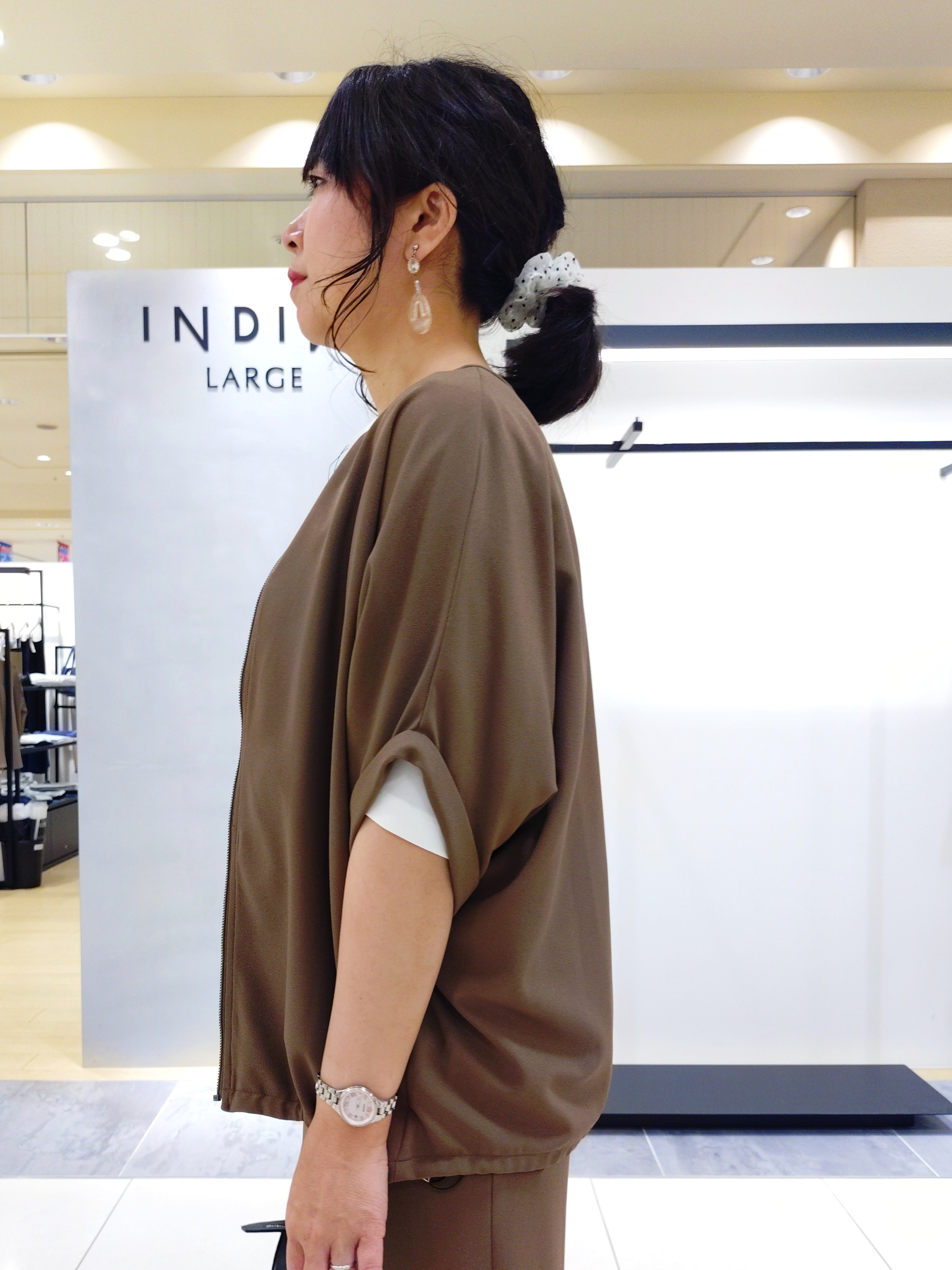 TOMOMIさんの「INDIVI｜◆【合皮／マルチWAY／サブバッグ付】ミニショルダーバッグ」を使ったコーディネート