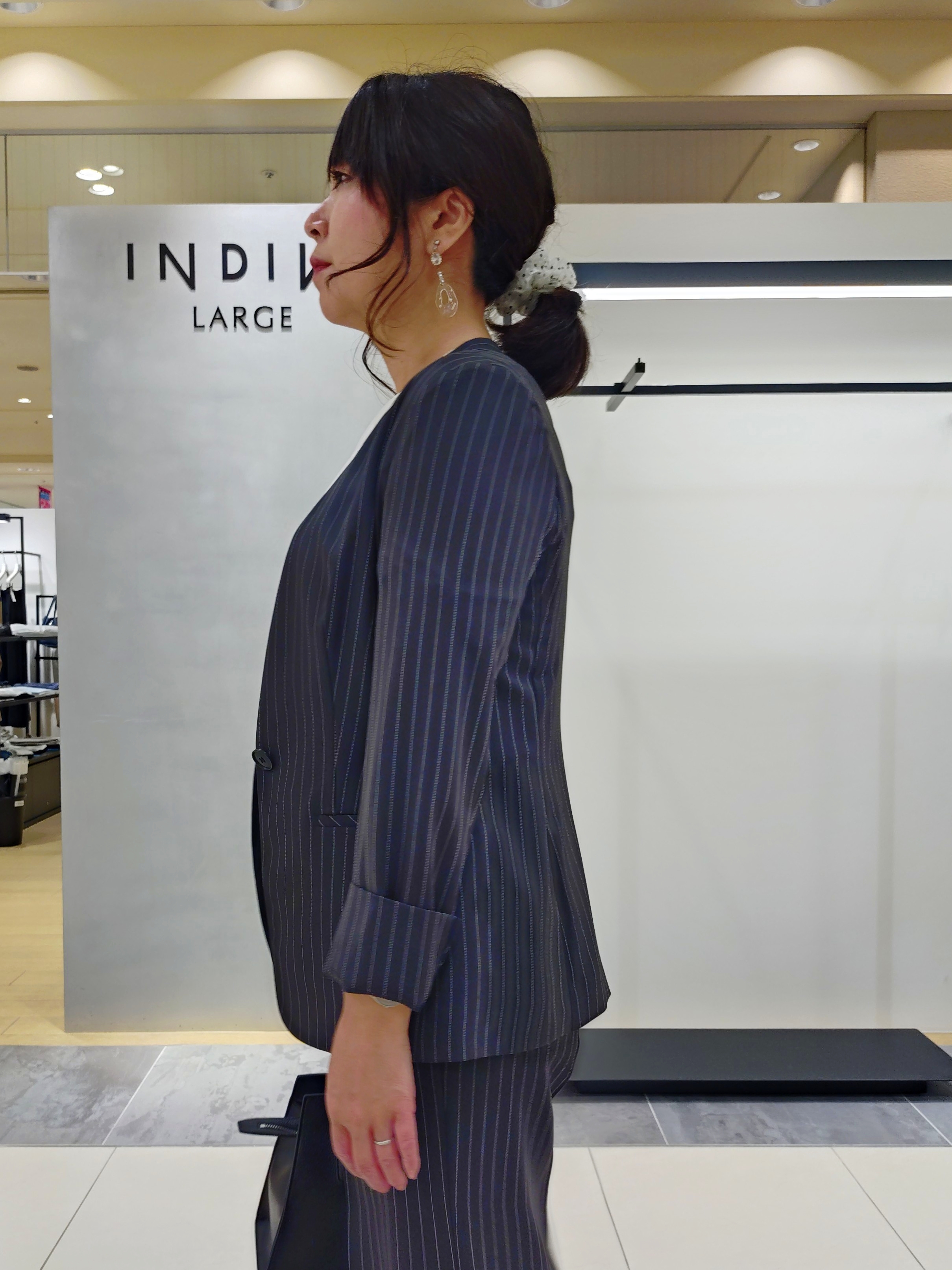 TOMOMIさんの「INDIVI｜【接触冷感/UVケア/着る日傘】カラーレスジャケット」を使ったコーディネート