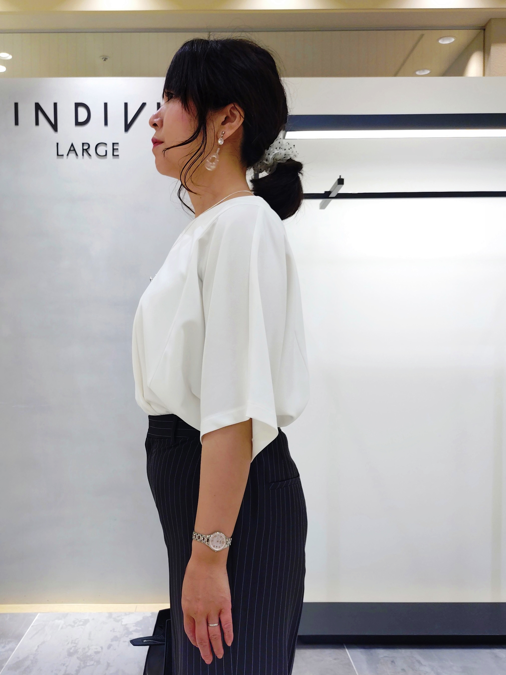 TOMOMIさんの「INDIVI｜【接触冷感/UVケア/着る日傘】カラーレスジャケット」を使ったコーディネート