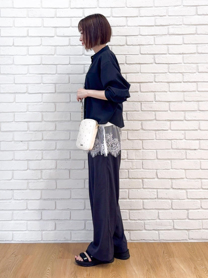 𝐜𝐡𝐢𝐤𝐚さんの「SHOO･LA･RUE｜【通気性〇/S-LL/洗濯機可】さらりノーカラーシャツ」を使ったコーディネート