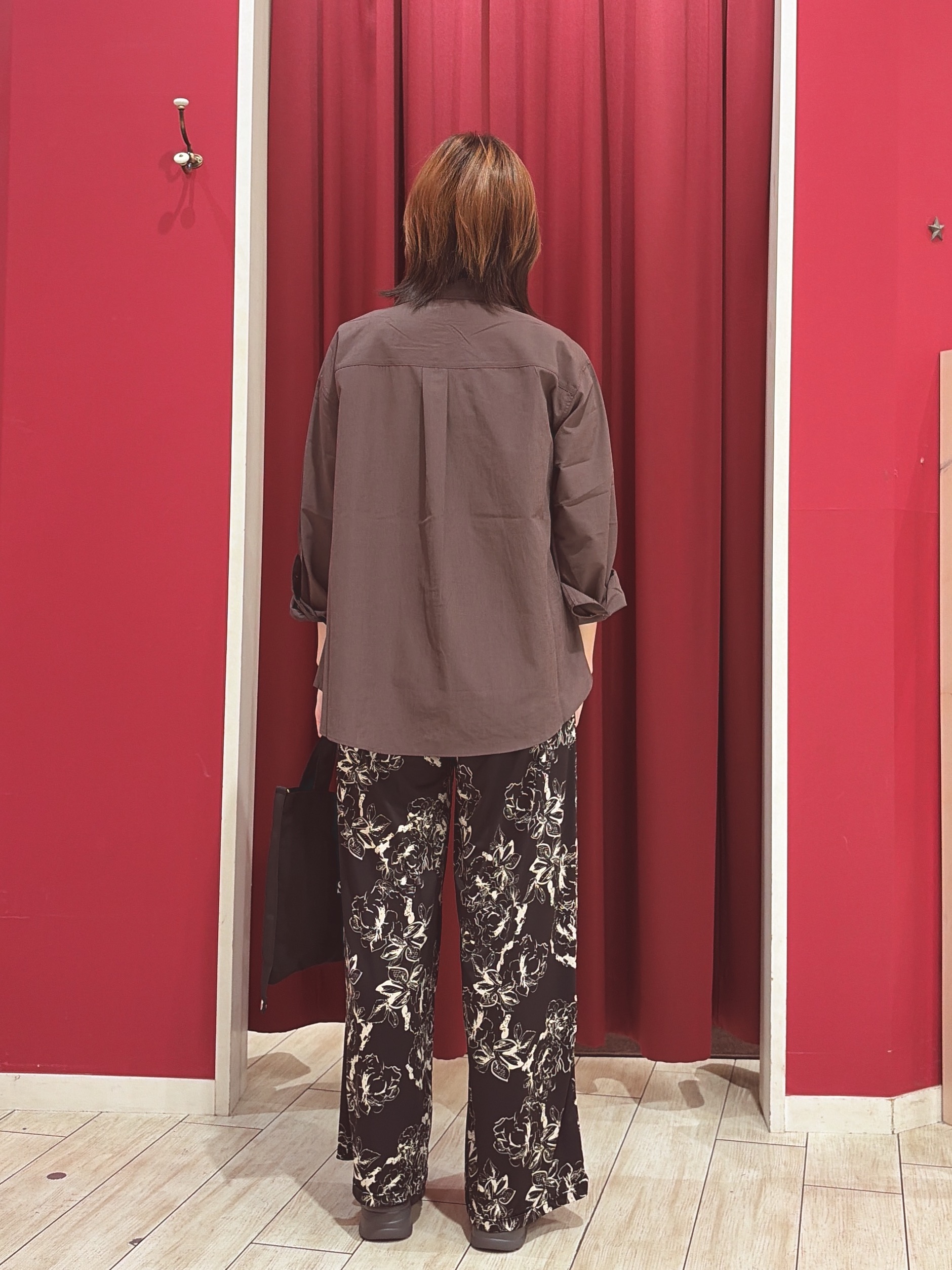 あーやさんの「SHOO･LA･RUE｜【通気性〇/S-LL/洗濯機可】レギュラーカラーシャツ」を使ったコーディネート