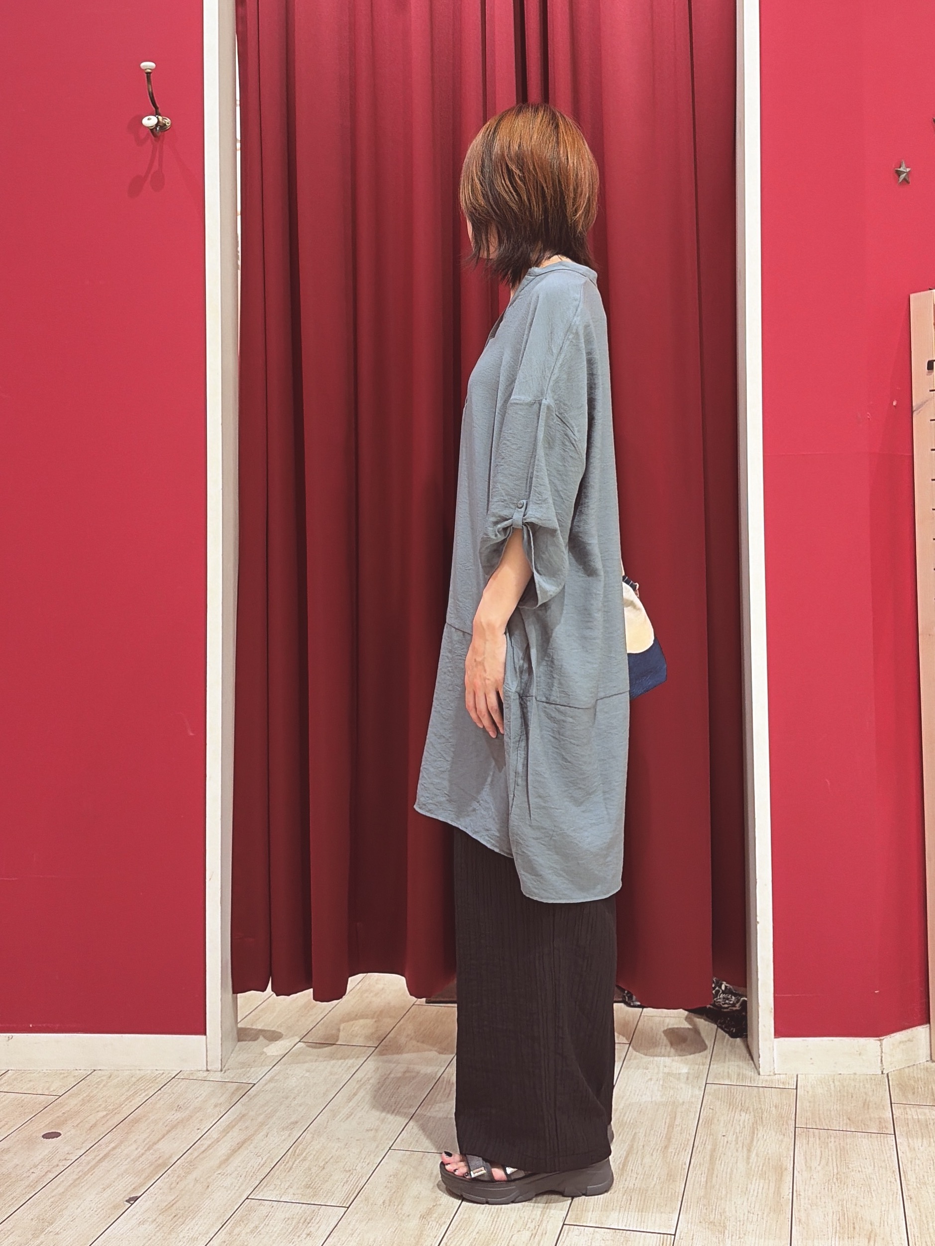 あーやさんの「SHOO･LA･RUE｜【ひんやり/S-LL/洗濯後しわになりにくい】体型カバーにも ゆるっとリラックスチュニック」を使ったコーディネート
