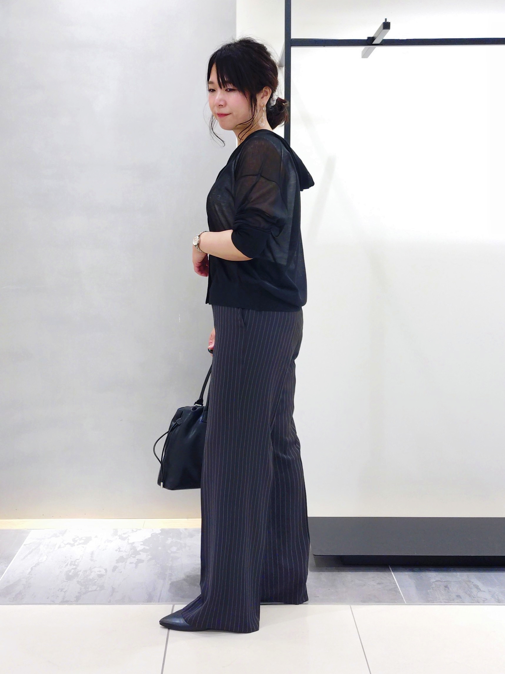 TOMOMIさんの「INDIVI｜【接触冷感/UVケア/着る日傘】ワイドストレートパンツ」を使ったコーディネート