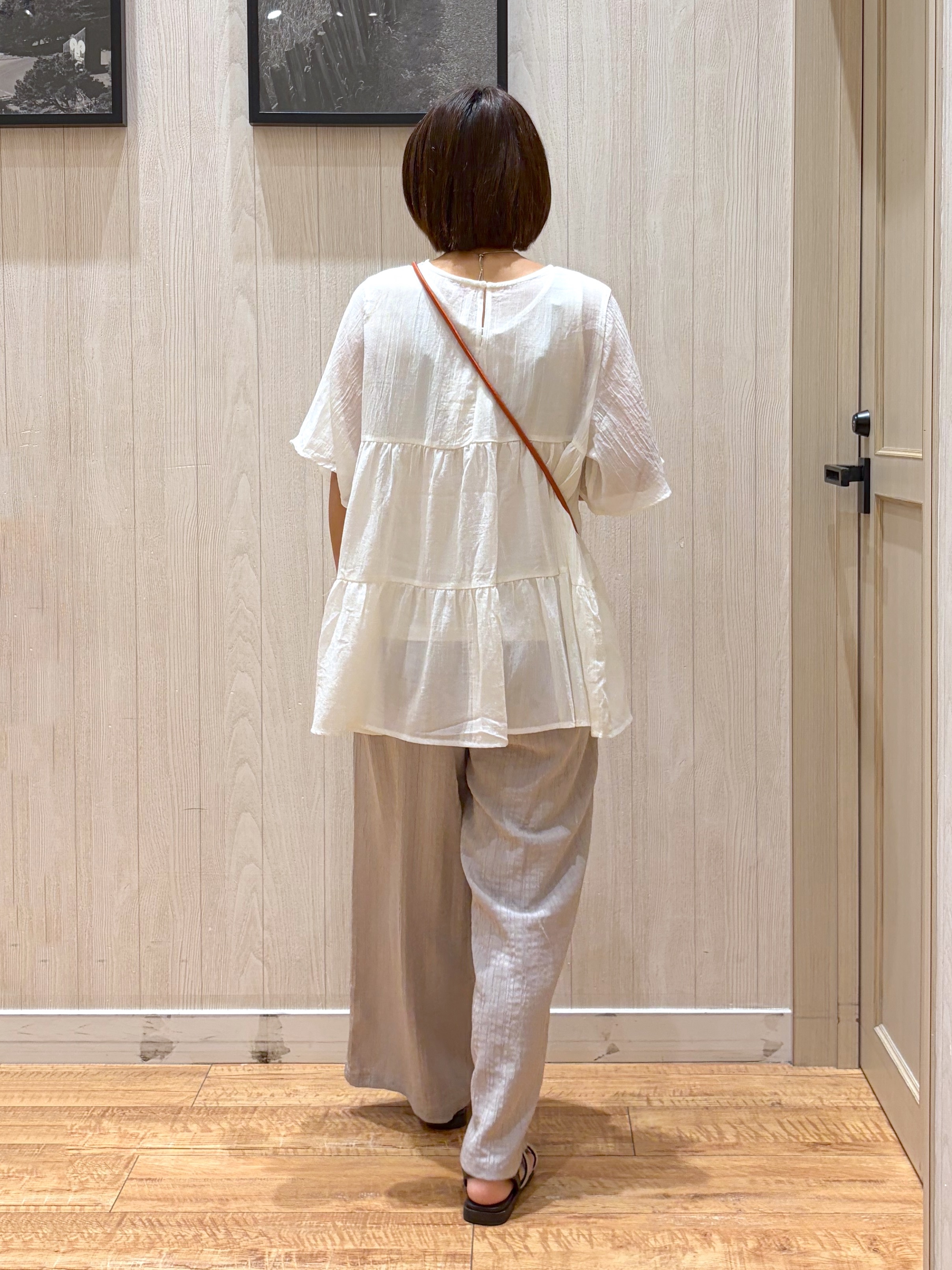 shirayuuuさんの「SHOO･LA･RUE｜【洗濯機可/S-LL】インせず着られる シアー素材が上品なティアードブラウス」を使ったコーディネート
