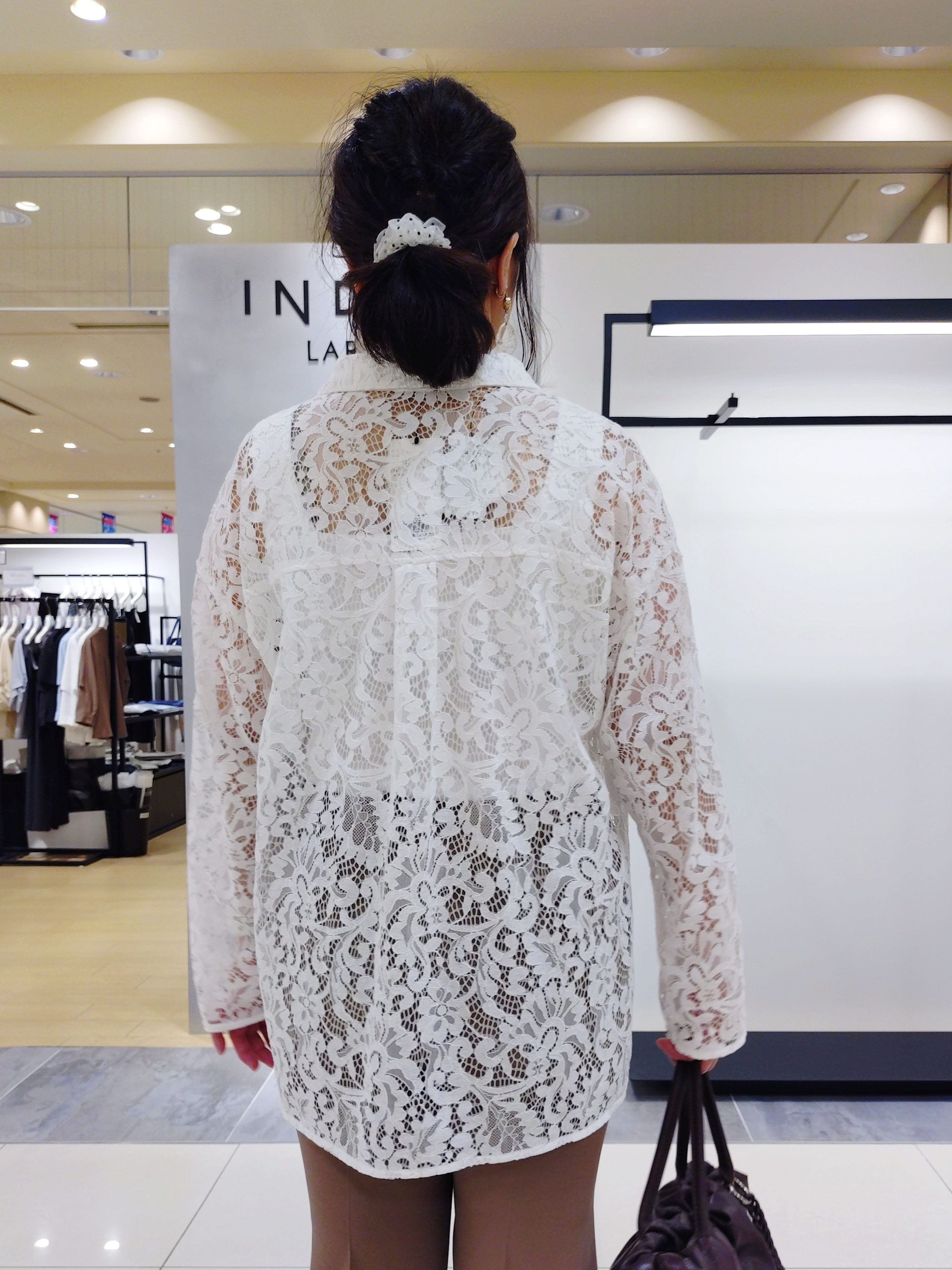 TOMOMIさんの「INDIVI｜【新作登場！着る日傘】 テーパードパンツ」を使ったコーディネート