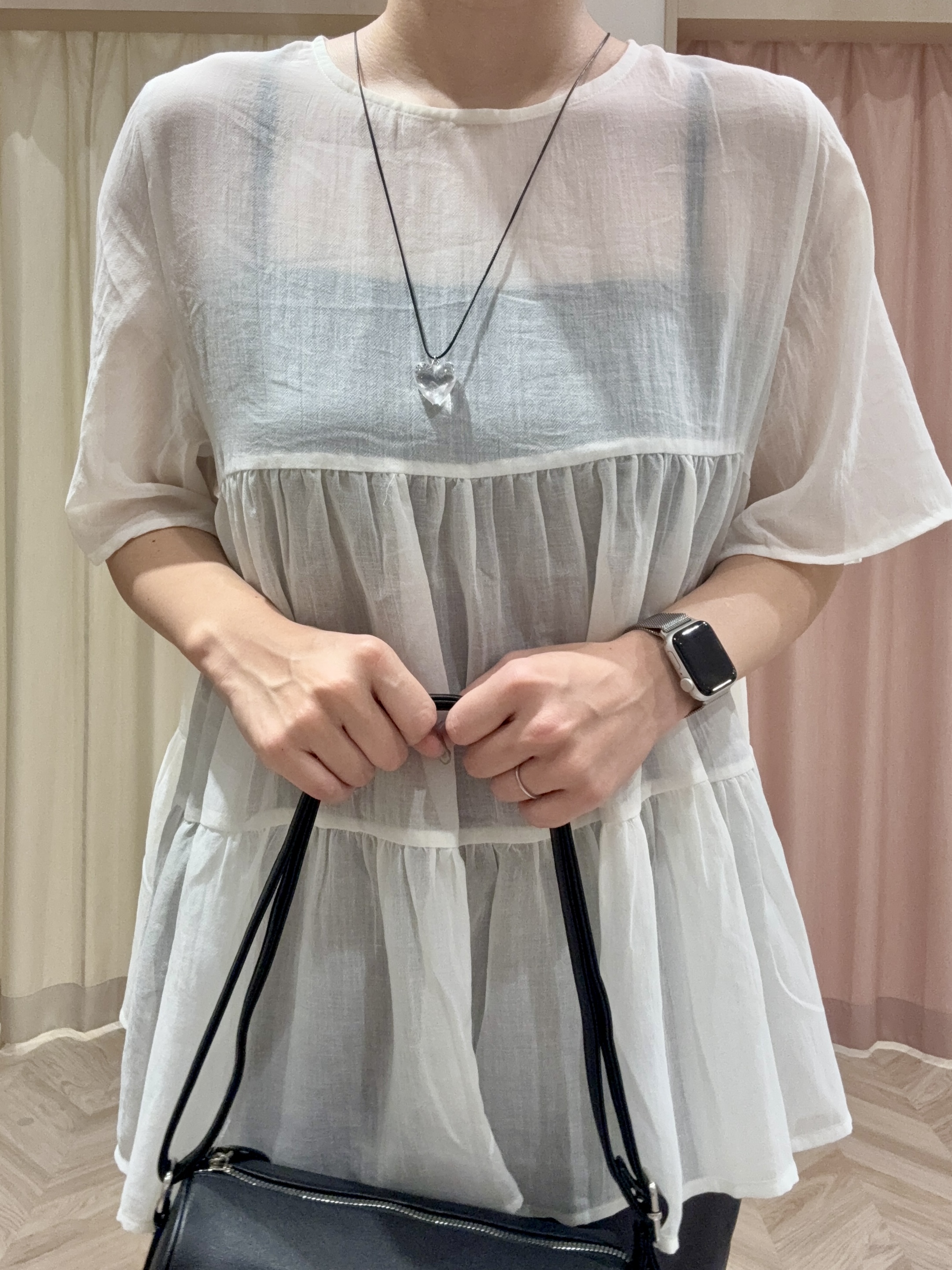 kさんの「SHOO･LA･RUE｜【洗濯機可/S-LL】インせず着られる シアー素材が上品なティアードブラウス」を使ったコーディネート