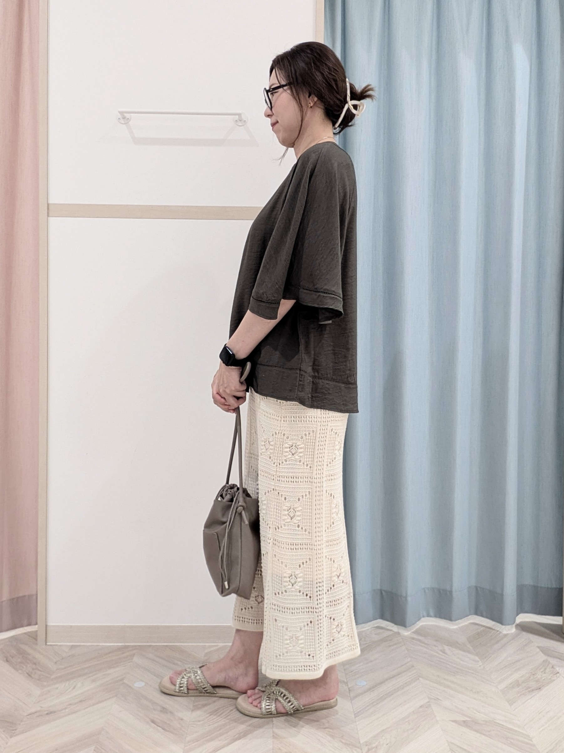 miyuさんの「SHOO･LA･RUE｜【ひんやり/S-LL/体型カバー】はしごレースが魅力な スラブポンチョ風ブラウス」を使ったコーディネート