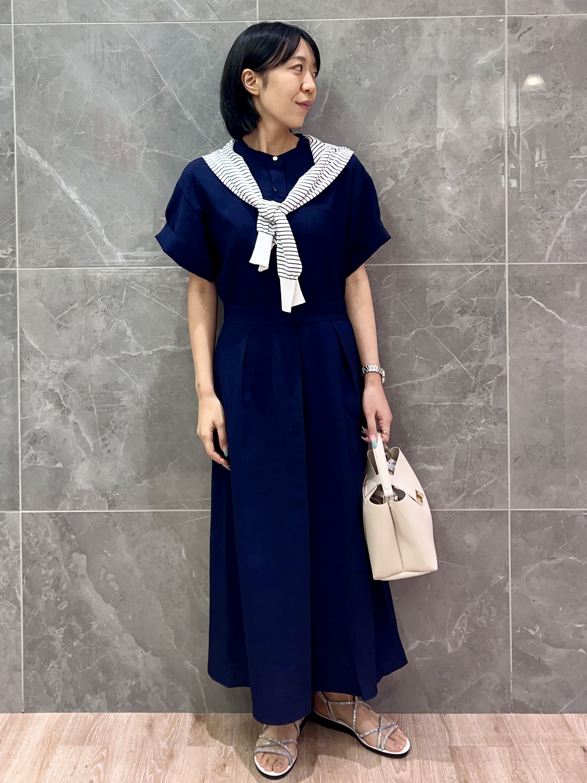 みくさんの「OPAQUE.CLIP｜【遮熱／UVケア】外気の熱を感じにくい！クルーネックカーディガン《洗濯機OK／抗ピリング／6col》」を使ったコーディネート