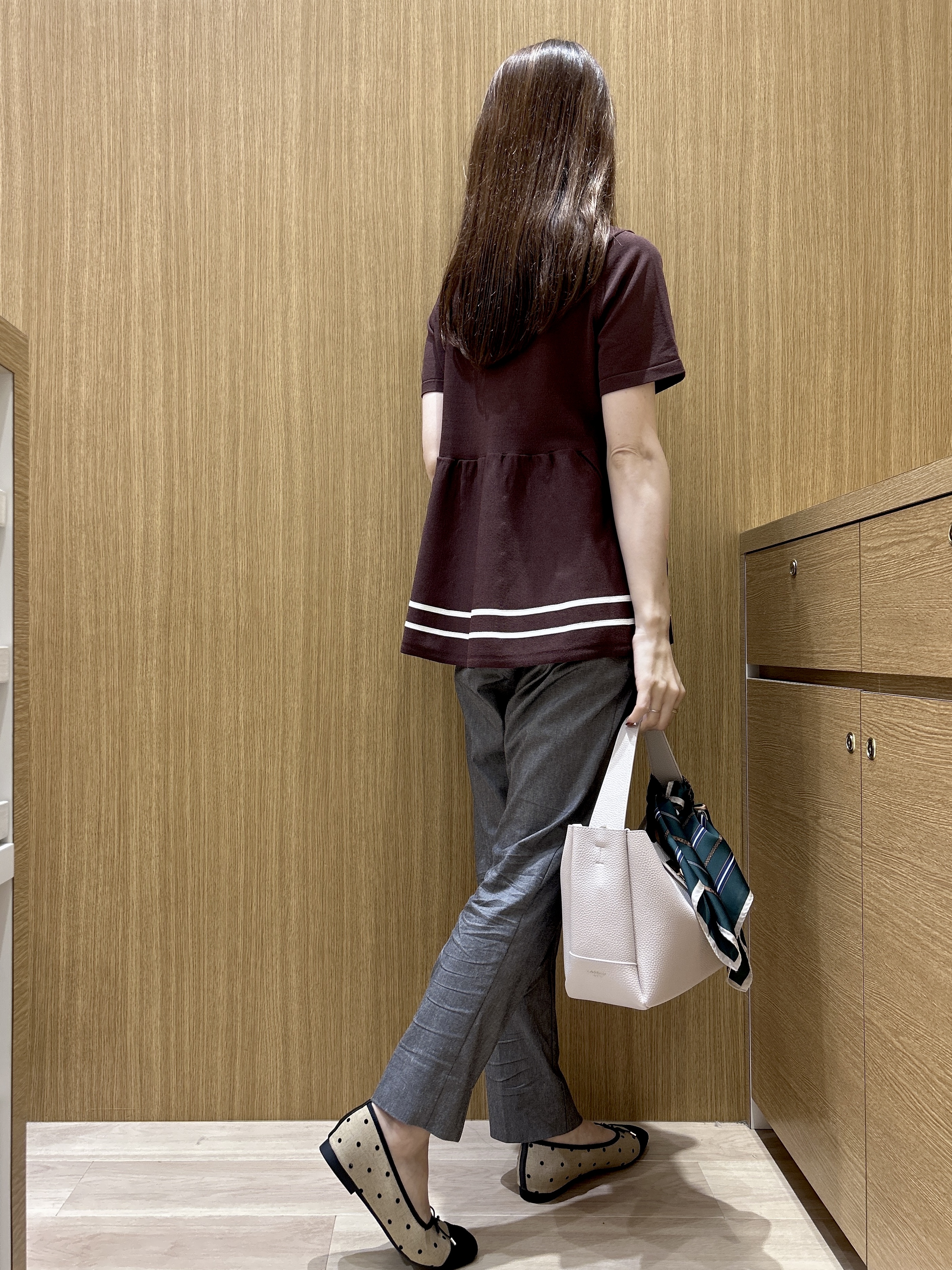 maiさんの「OPAQUE.CLIP｜【UVケア】裾ラインペプラムニット《洗濯機OK》」を使ったコーディネート