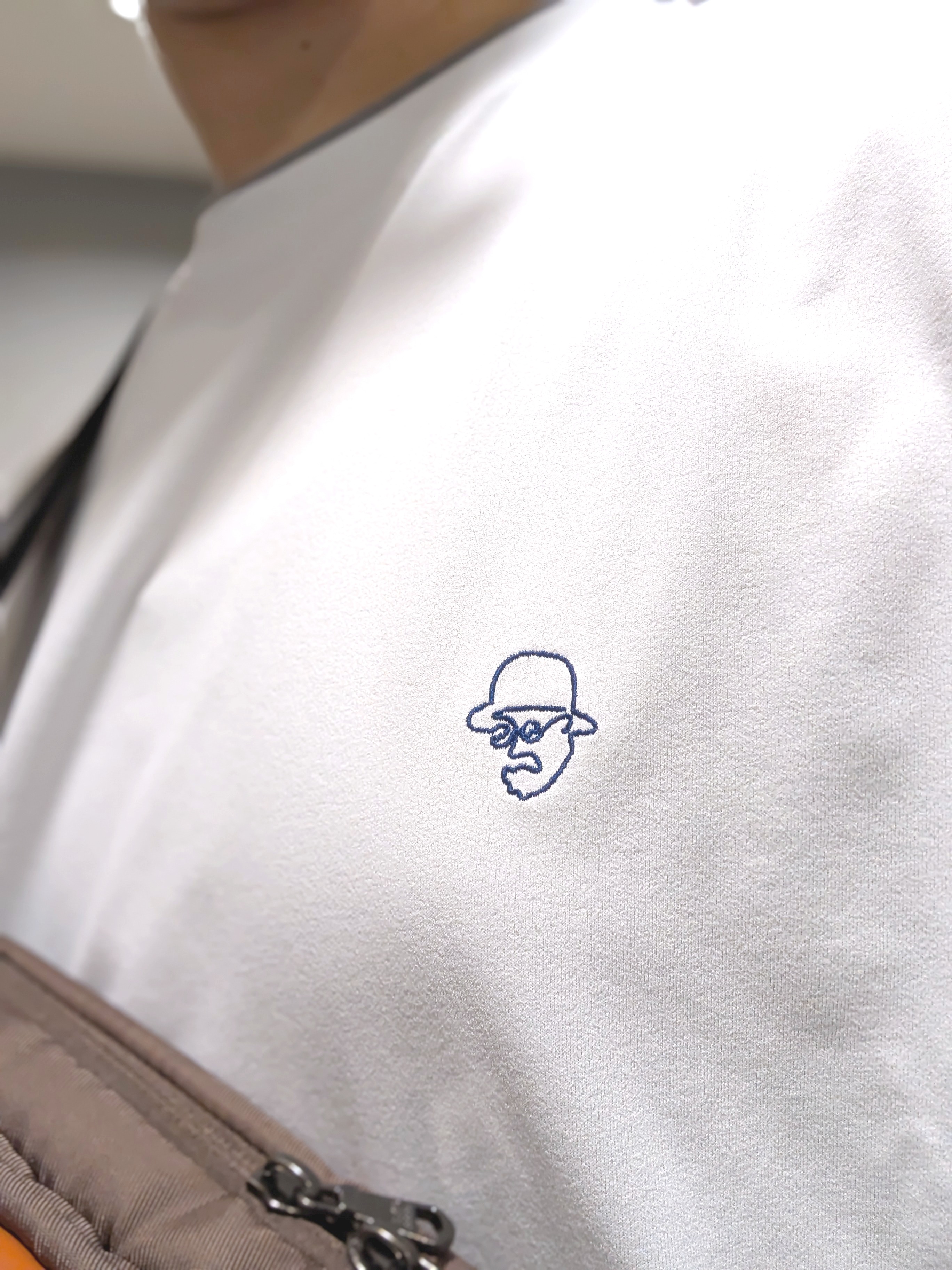 yasuさんの「TAKEO KIKUCHI｜【汗染み軽減/接触冷感】フェイクレイヤード ワンポイント刺繍Ｔシャツ」を使ったコーディネート
