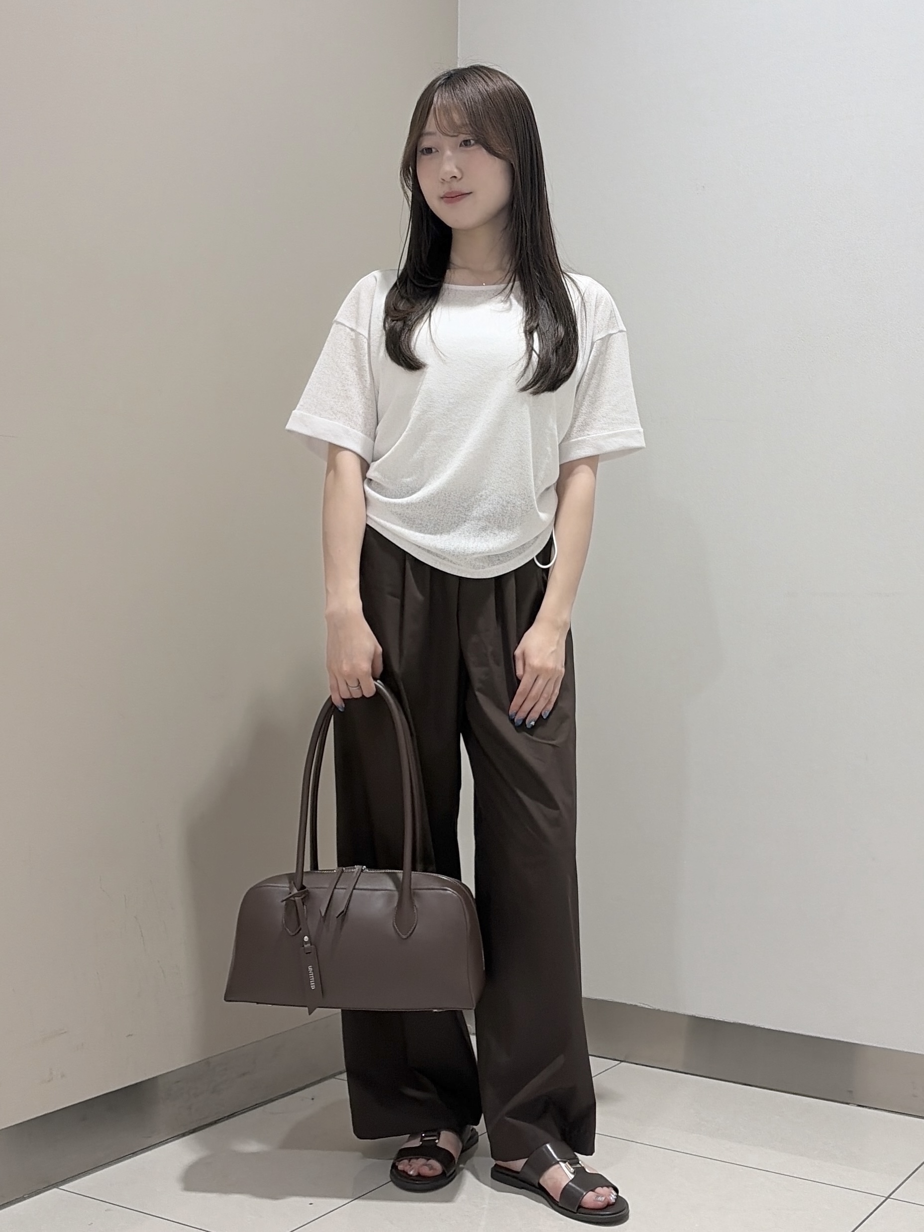 岡田美詩さんの「UNTITLED｜ドロストプルオーバージャージ」を使ったコーディネート