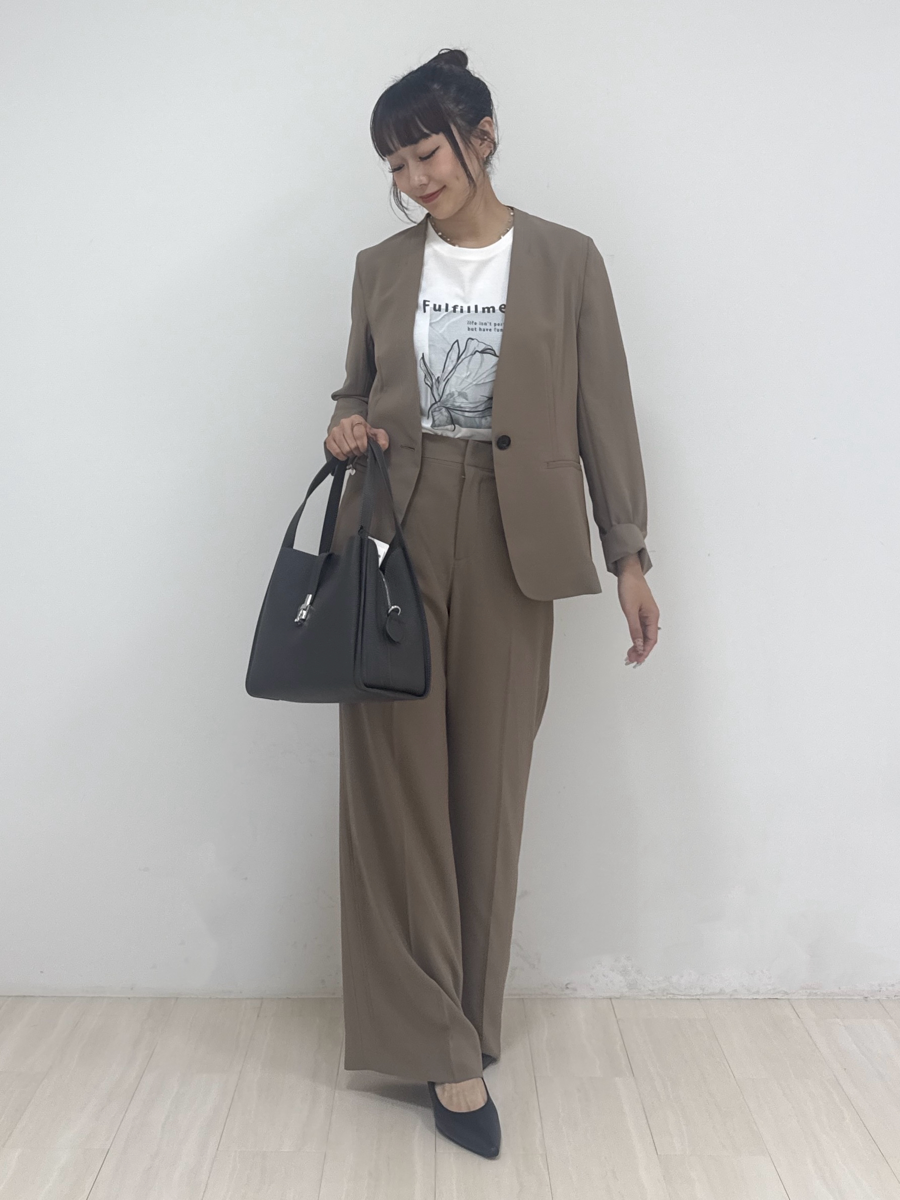 萩原 優里菜さんの「INDIVI｜【新作登場！着る日傘】 カラーレスジャケット」を使ったコーディネート
