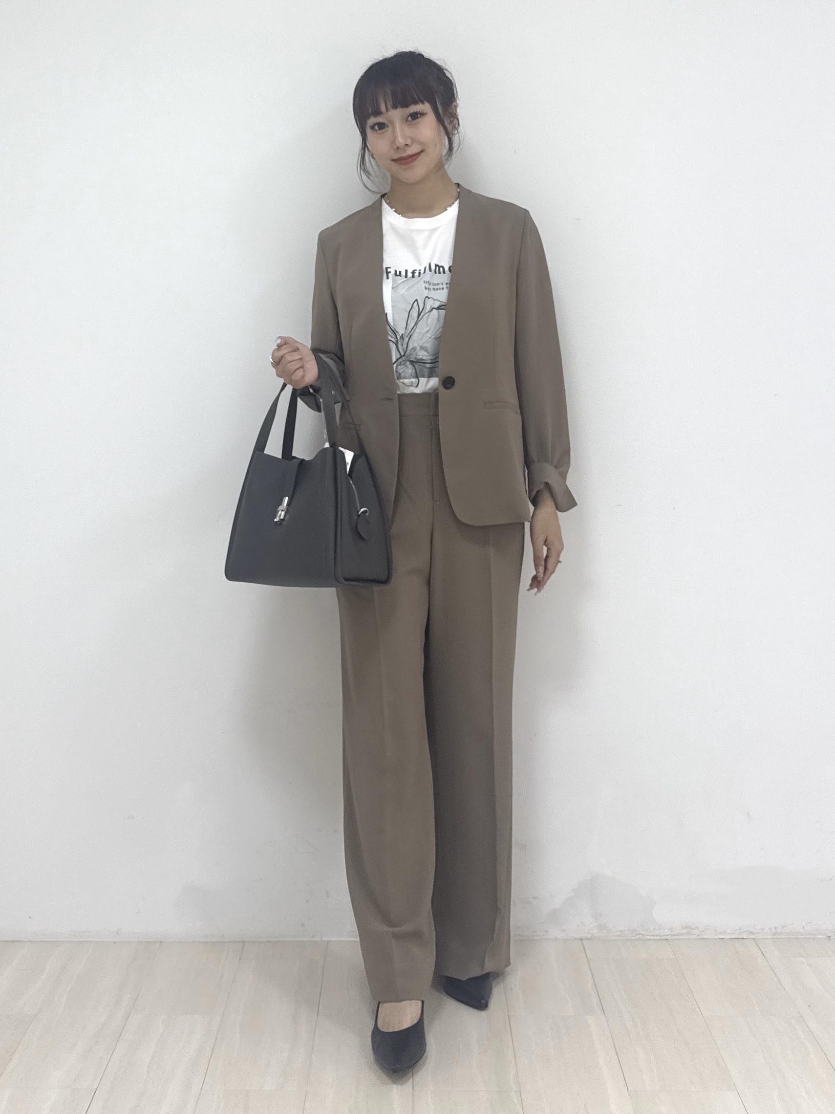 萩原 優里菜さんの「INDIVI｜【新作登場！着る日傘】 カラーレスジャケット」を使ったコーディネート