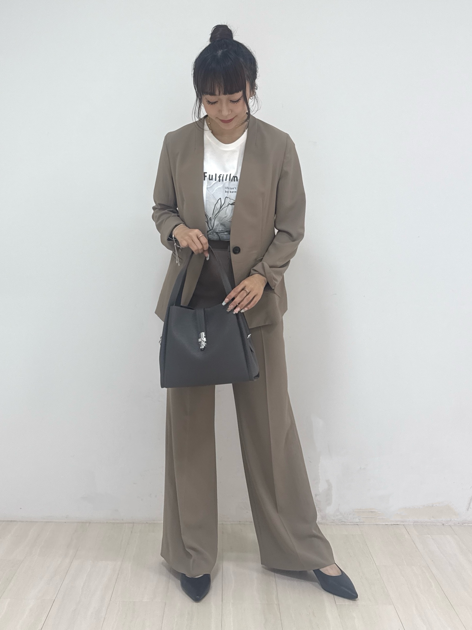 萩原 優里菜さんの「INDIVI｜【新作登場！着る日傘】 カラーレスジャケット」を使ったコーディネート