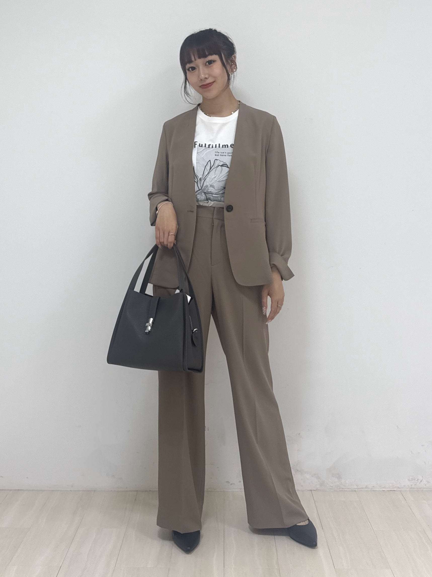 萩原 優里菜さんの「INDIVI｜【新作登場！着る日傘】 カラーレスジャケット」を使ったコーディネート