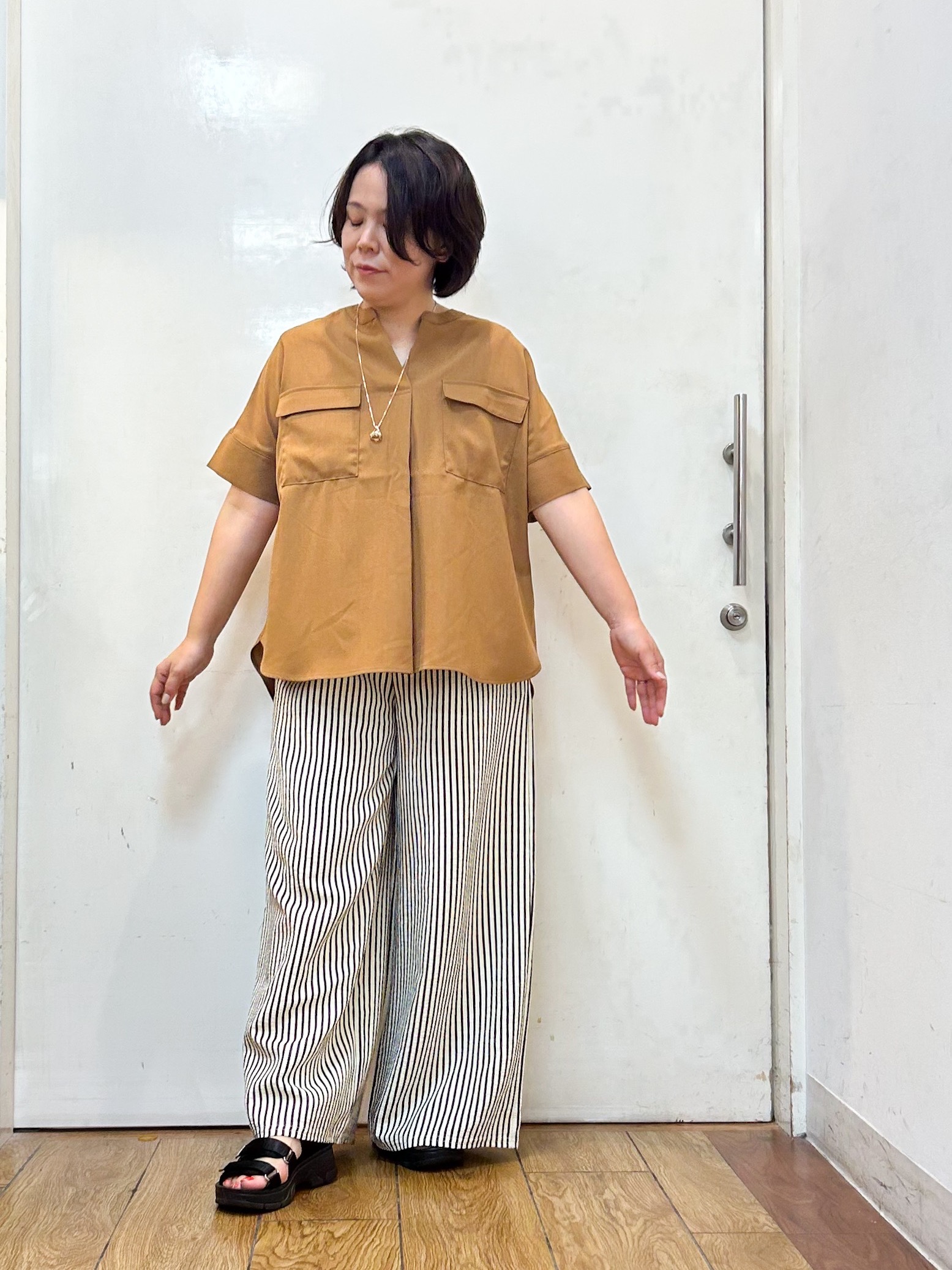 haruさんの「SHOO･LA･RUE｜【洗濯後しわになりにくい/ひんやり/UV/吸水速乾】Wポケットが目を引く オンオフ使えるスキッパーブ」を使ったコーディネート