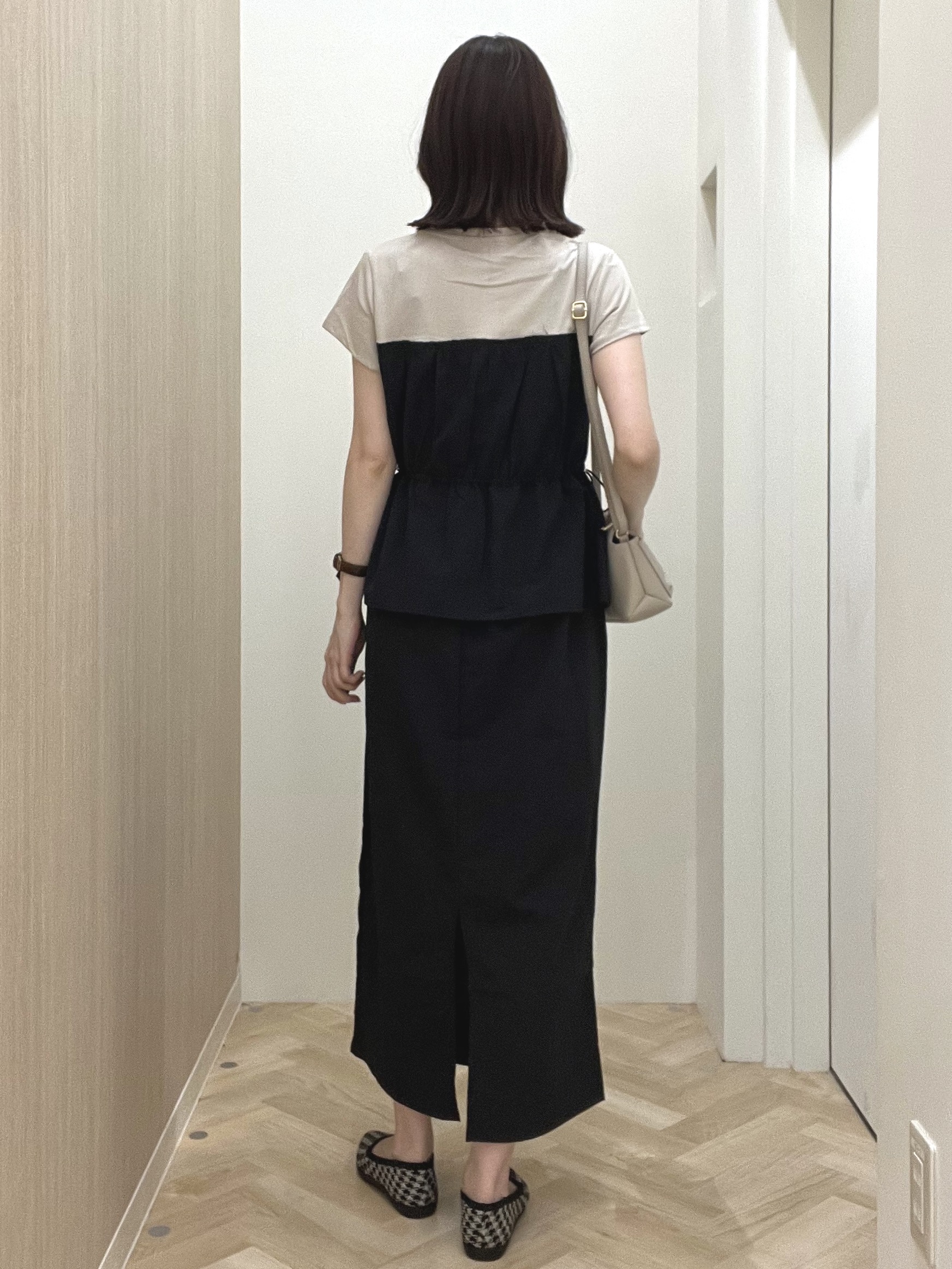  おまつさんの「grove｜【低身長さんも選べる着丈・洗濯機◎】1枚で旬顔！Tシャツドッキングドロストワンピース」を使ったコーディネート