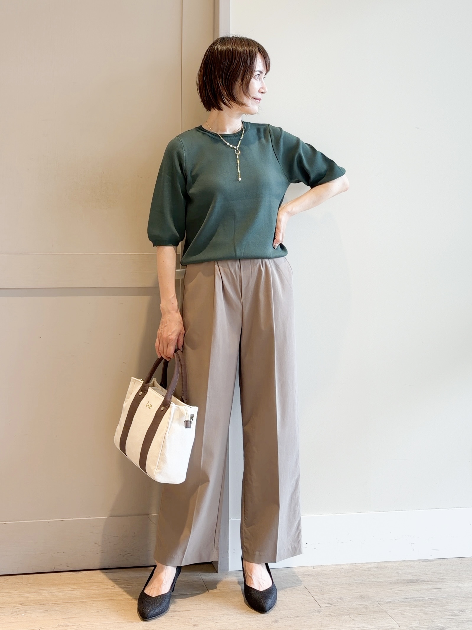 yamakoさんの「grove｜暑い季節もきれいが続く！センタープレスが取れにくい、ハイパーストレッチワイドパンツ」を使ったコーディネート