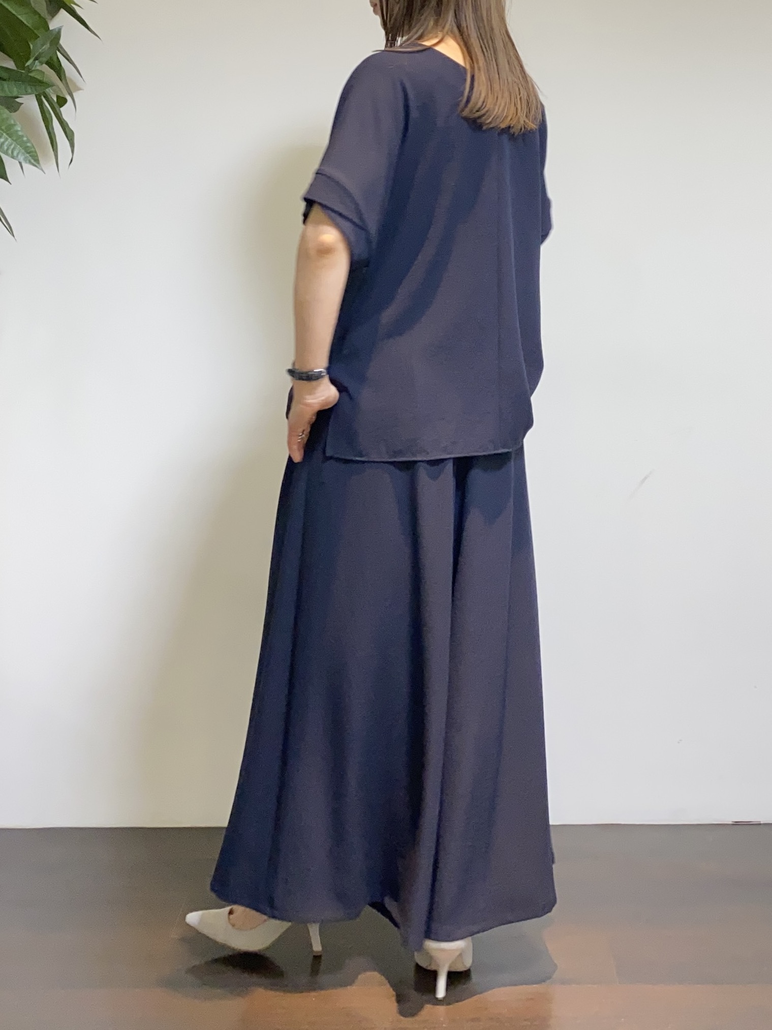 tomoさんの「UNTITLED｜【セットアップ可/UVカット/前後2WAY】リラクシーフレンチスリーブブラウス」を使ったコーディネート