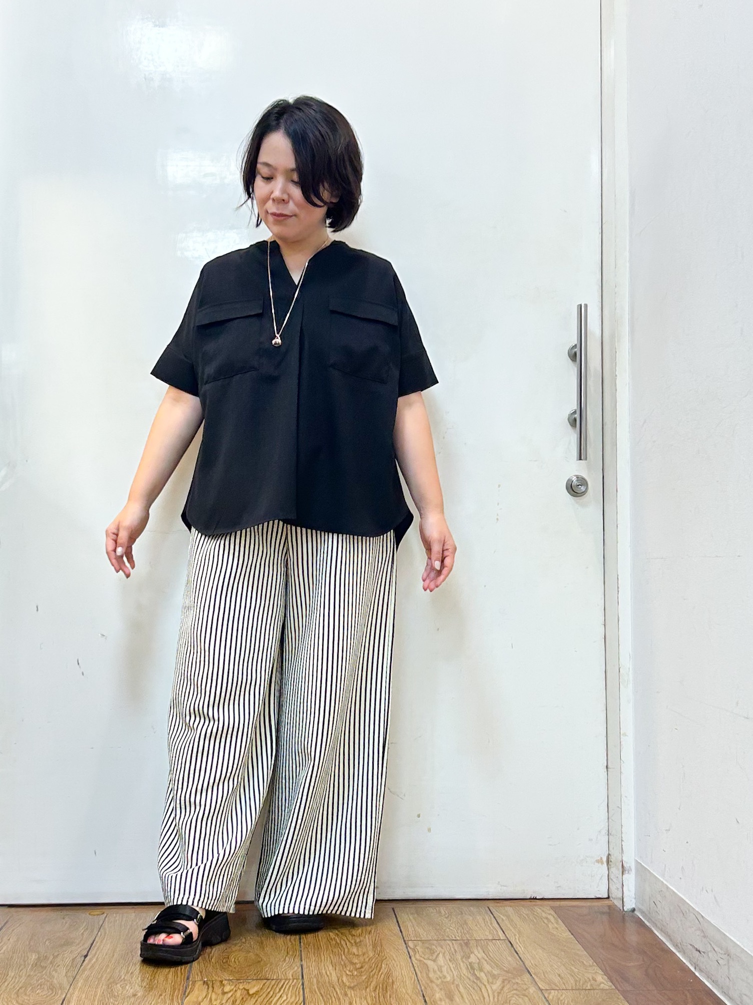 haruさんの「SHOO･LA･RUE｜【洗濯後しわになりにくい/ひんやり/UV/吸水速乾】Wポケットが目を引く オンオフ使えるスキッパーブ」を使ったコーディネート