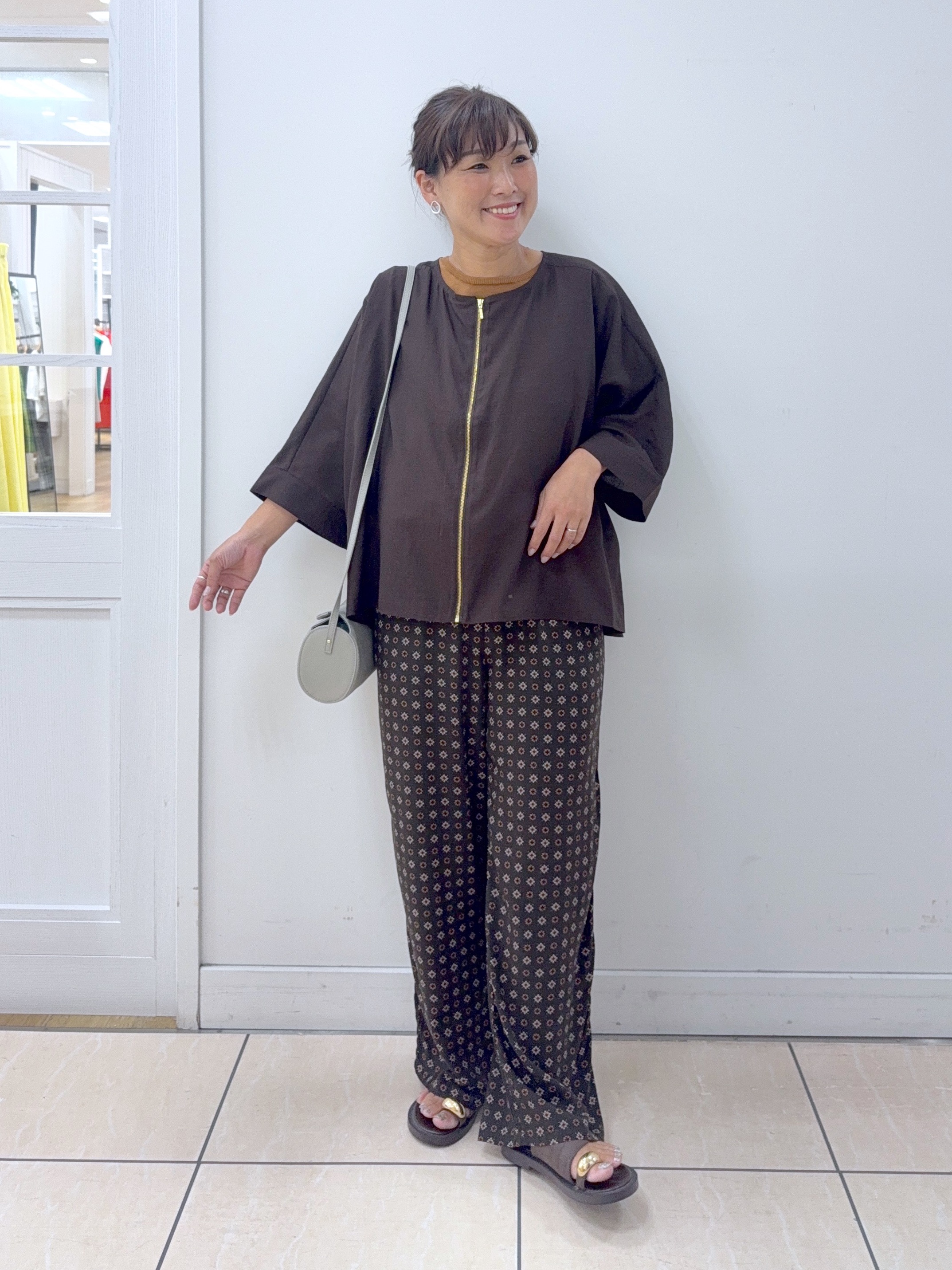 Osawaさんの「Dessin｜ドルマンスリーブ シアーシャツブルゾン」を使ったコーディネート