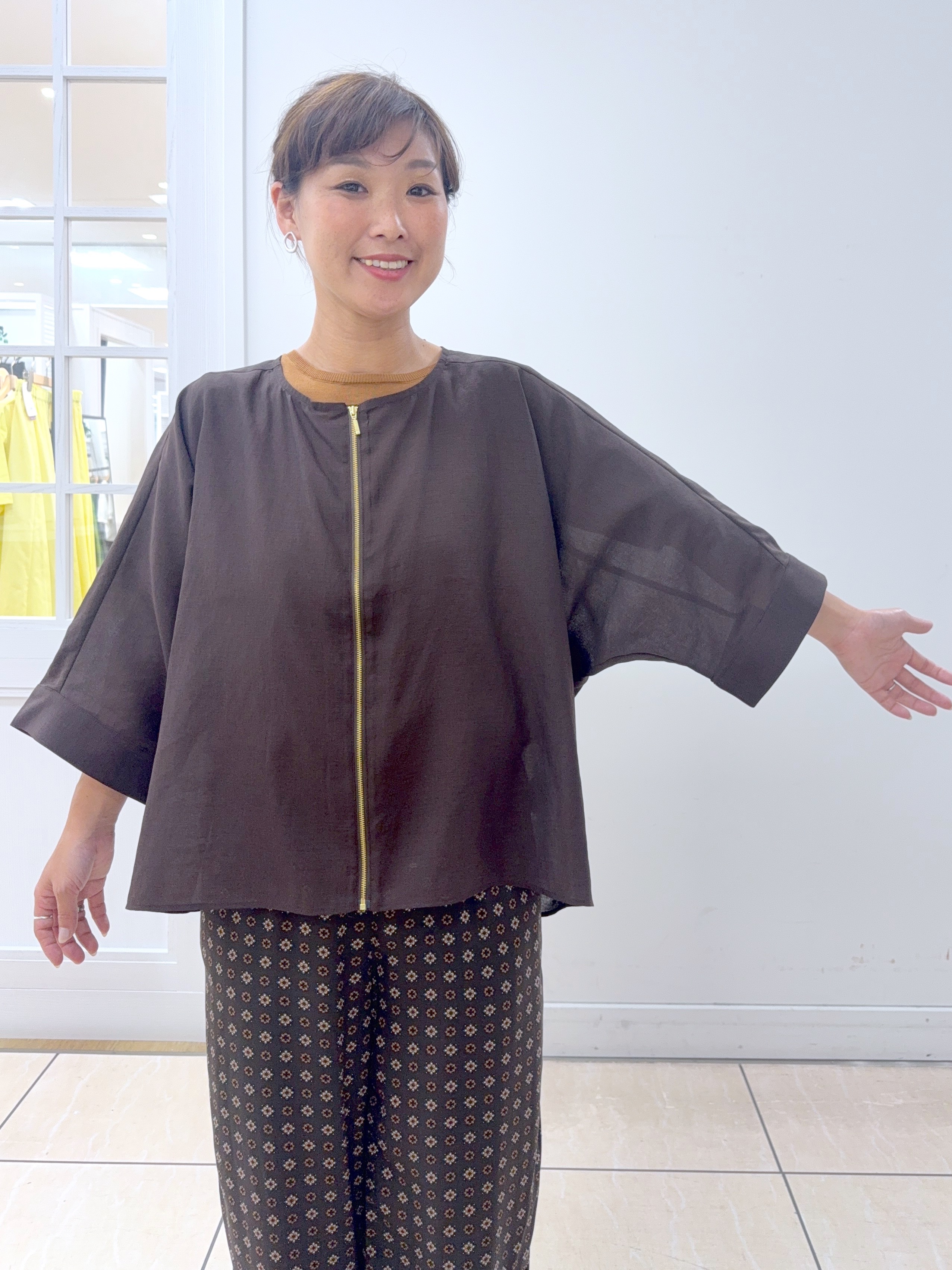 Osawaさんの「Dessin｜ドルマンスリーブ シアーシャツブルゾン」を使ったコーディネート