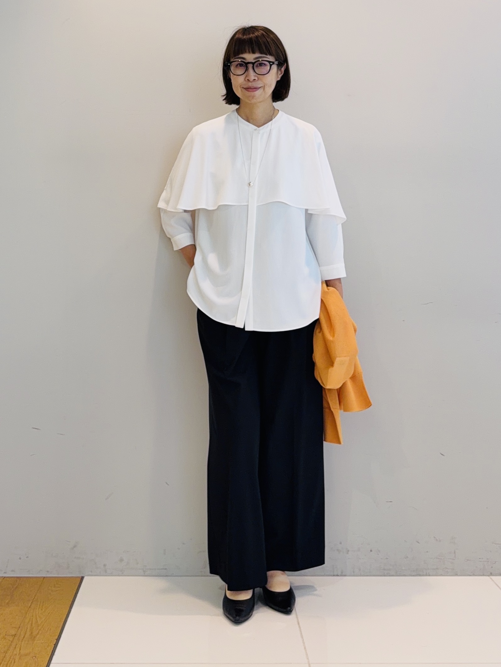 murayamaさんの「INDIVI｜【新作登場！着る日傘】 ケープ風ブラウス」を使ったコーディネート