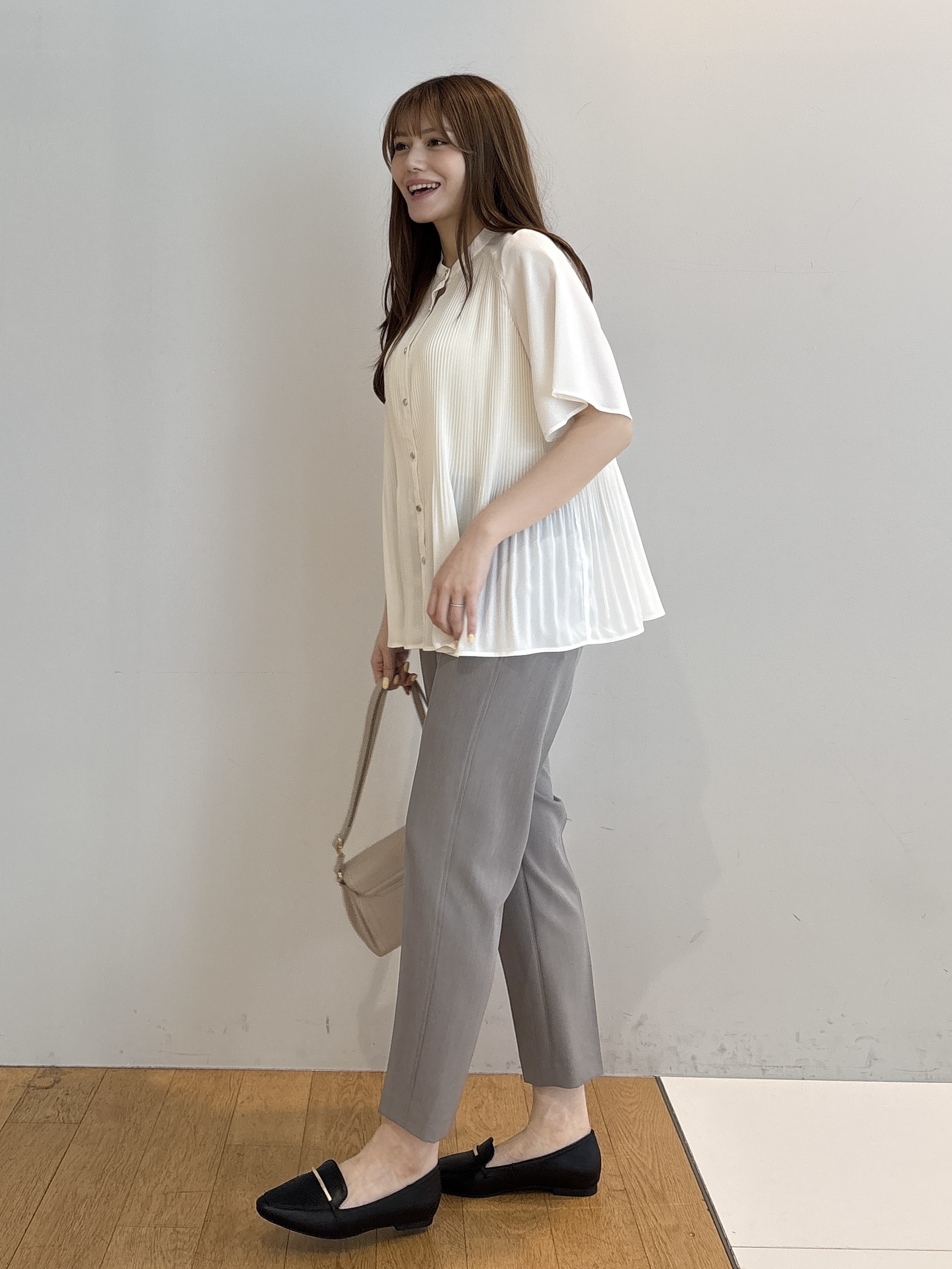 sayaさんの「grove｜【体系カバー◎】大人フェミニン消しプリーツブラウス」を使ったコーディネート