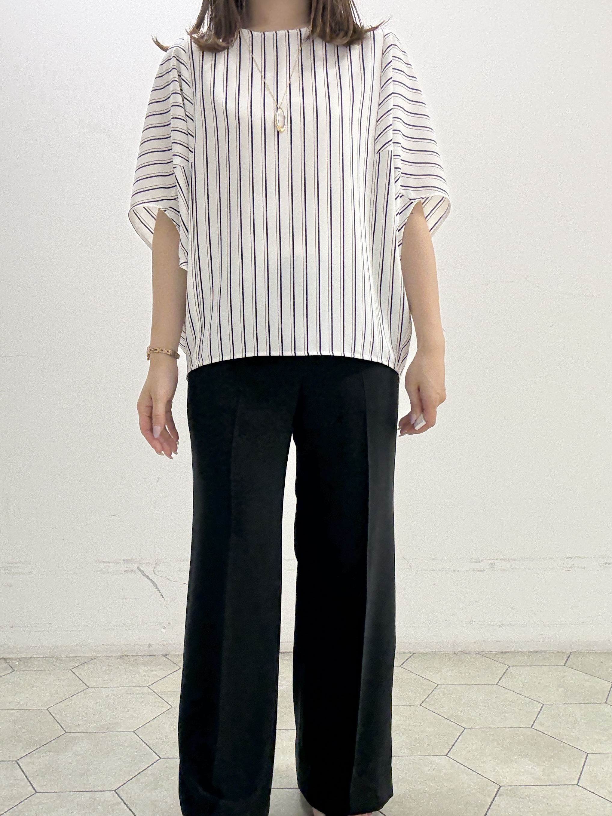 kahoさんの「INDIVI｜【UVケア／接触冷感】ジョーゼットドルマンブラウス」を使ったコーディネート
