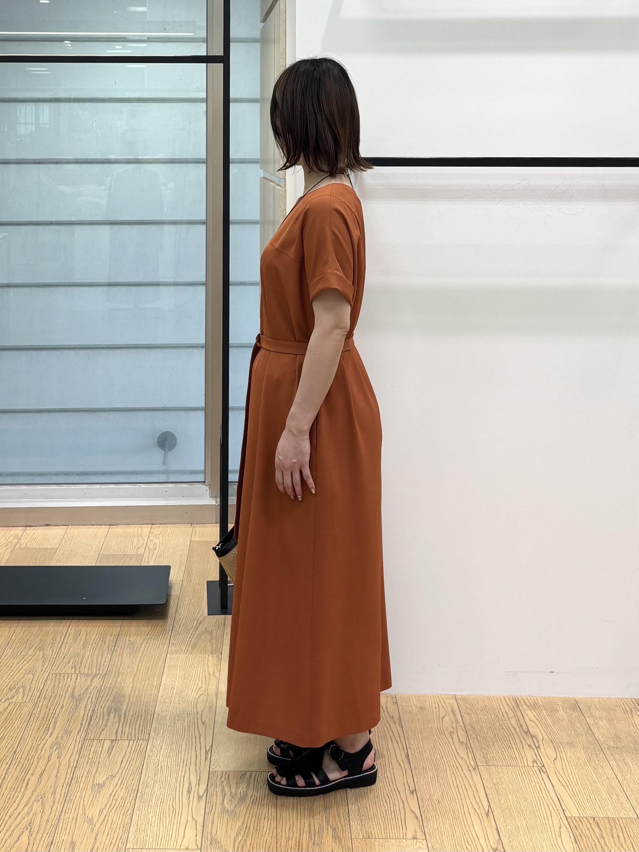asamiさんの「INDIVI｜【華奢見え】ベルト付きナローワンピース」を使ったコーディネート