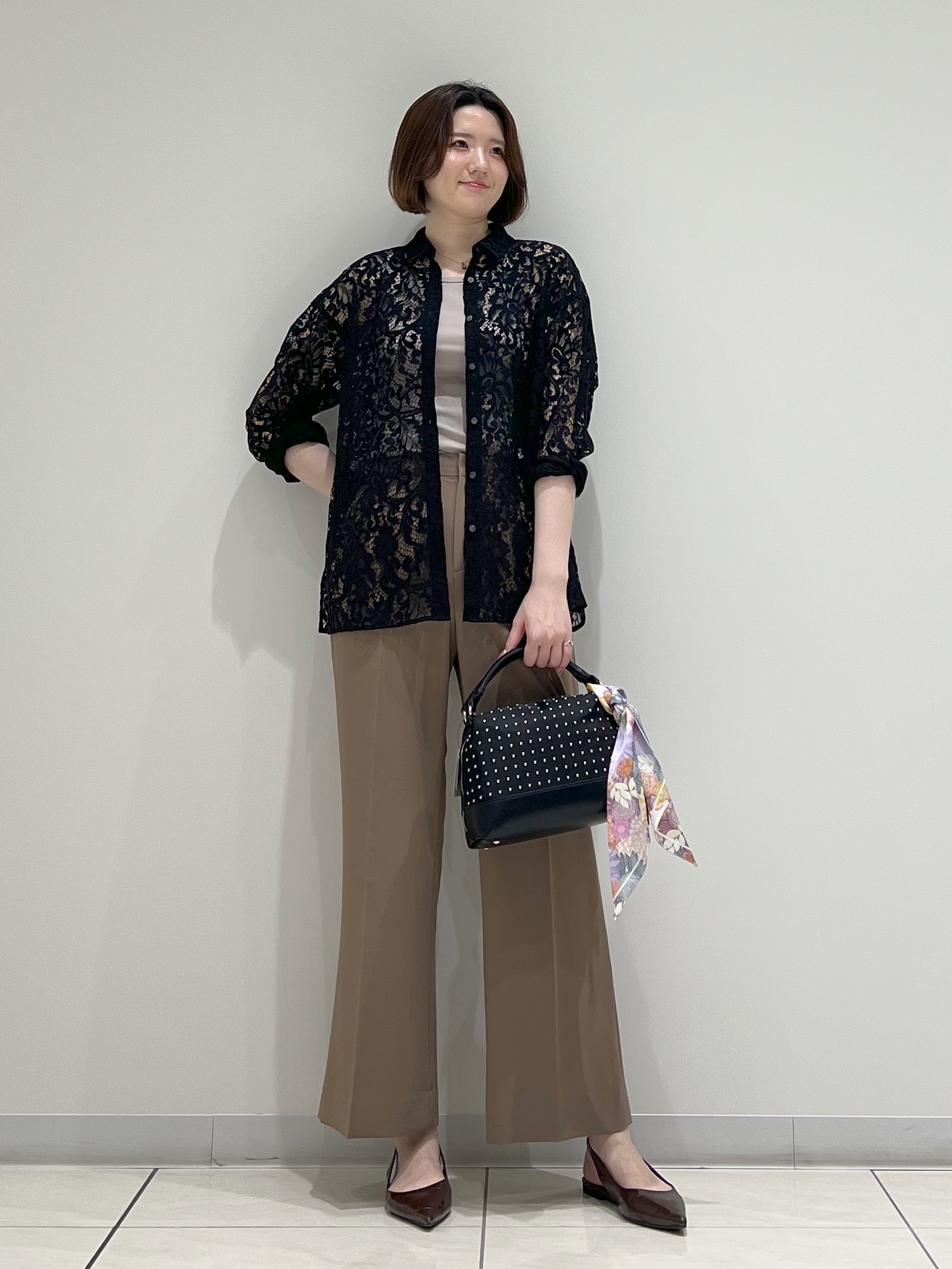 T.Kさんの「INDIVI｜【洗える／トレンド】大人レースシャツ」を使ったコーディネート
