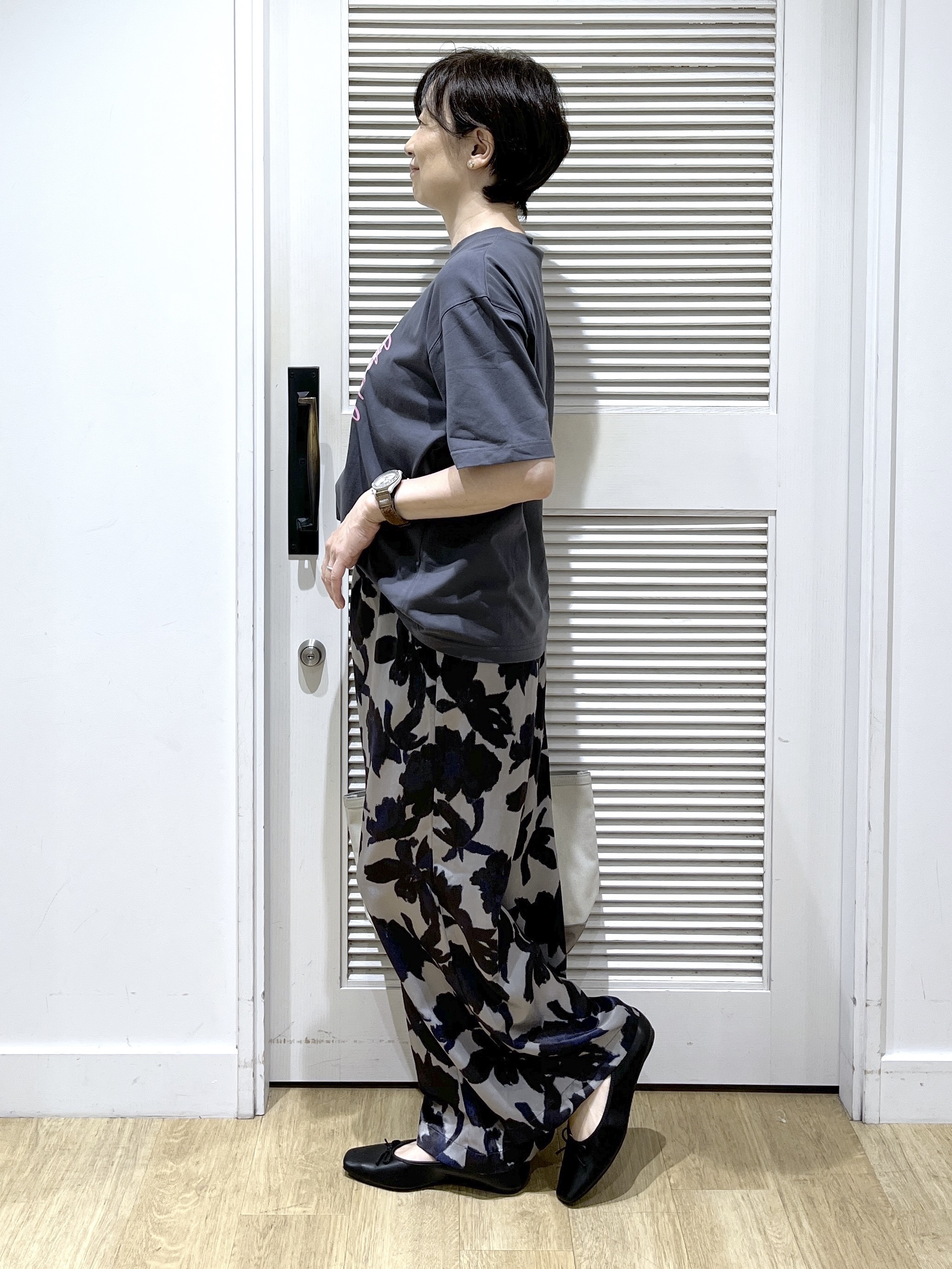 Miyazakiさんの「Dessin｜グラフィックデザイン Tシャツ」を使ったコーディネート
