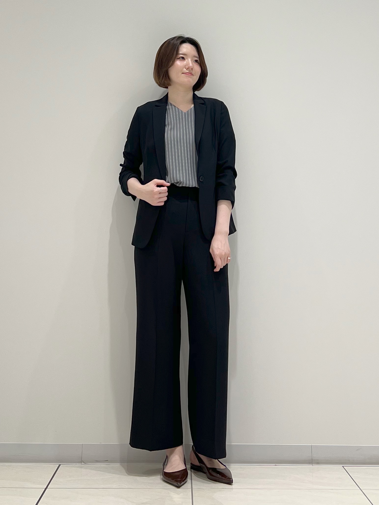 T.Kさんの「INDIVI｜【清涼感／UVケア／接触冷感】Vネックストライプブラウス」を使ったコーディネート