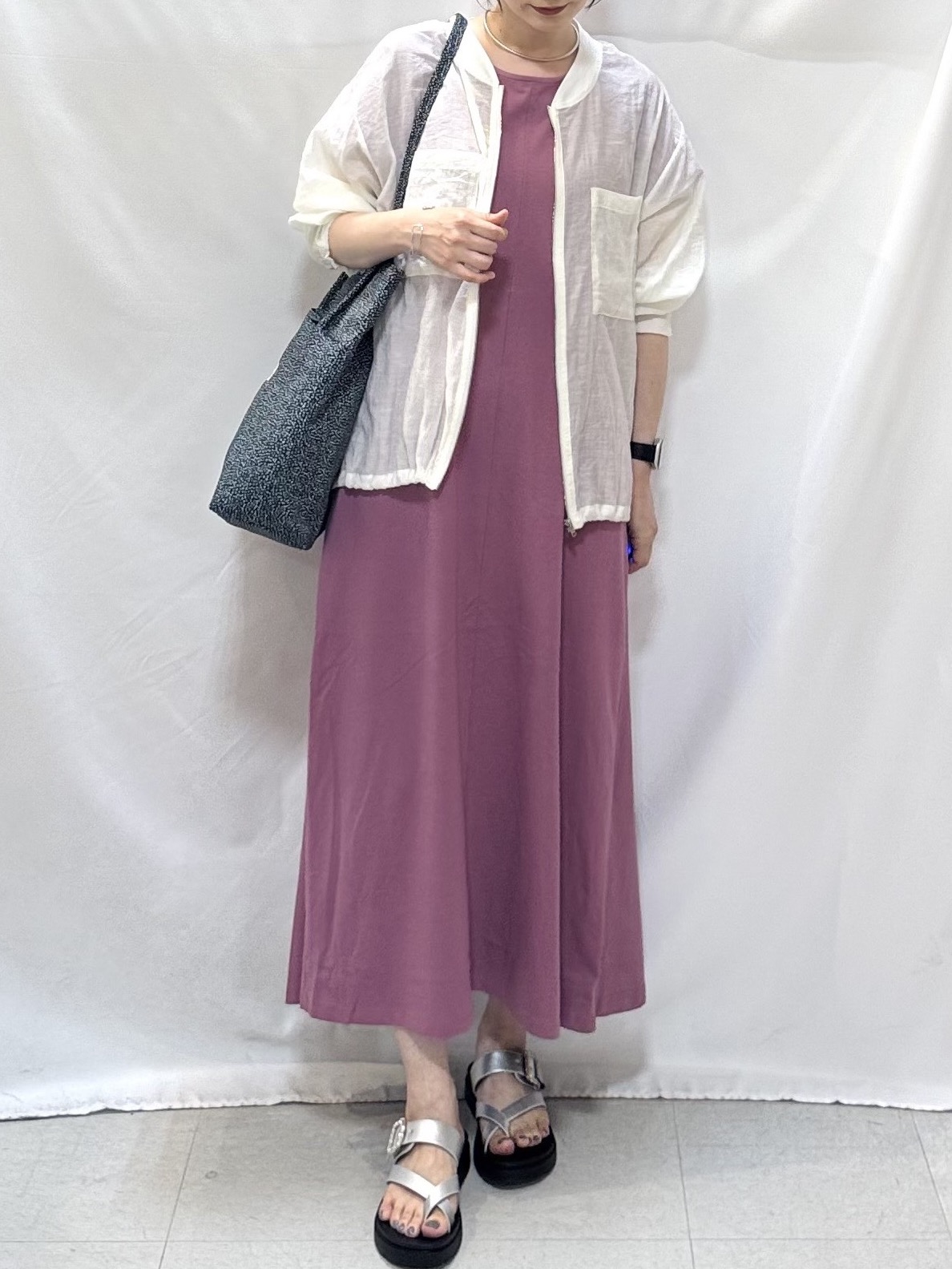 𝐇𝐢𝐫𝐨𝐦𝐢さんの「SHOO･LA･RUE｜【S-LL/洗濯機可】夏に使える 程よい透け感のシアーブルゾン」を使ったコーディネート