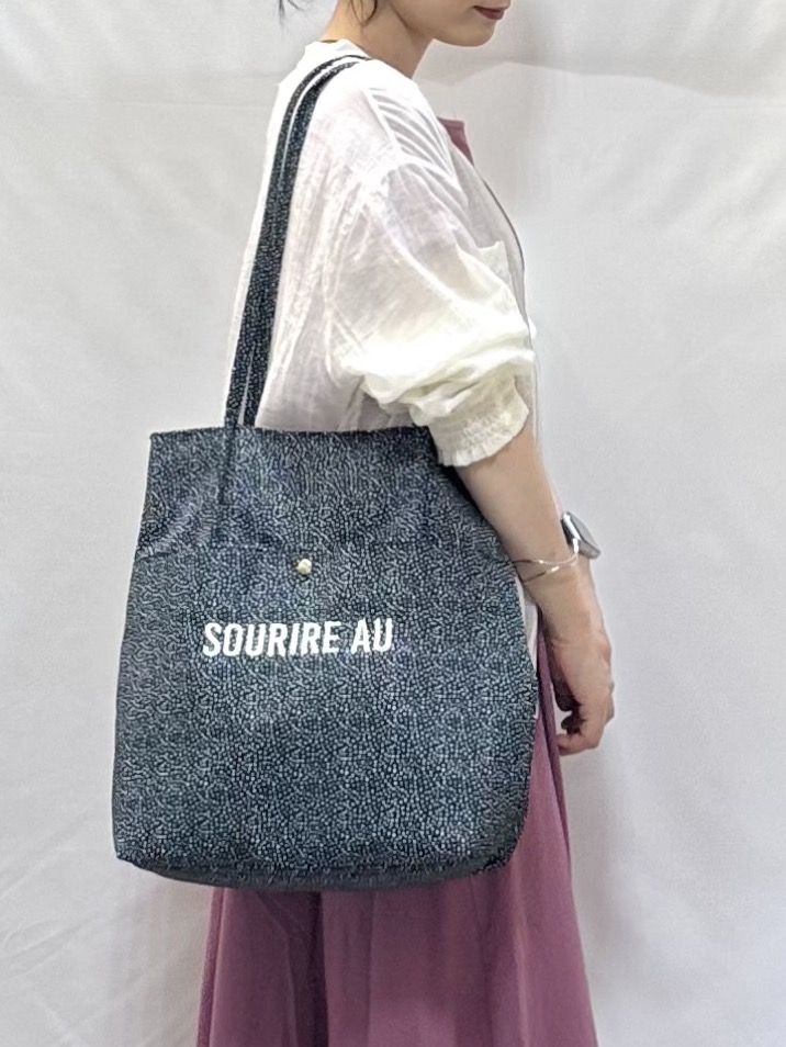 𝐇𝐢𝐫𝐨𝐦𝐢さんの「SHOO･LA･RUE｜【S-LL/洗濯機可】夏に使える 程よい透け感のシアーブルゾン」を使ったコーディネート