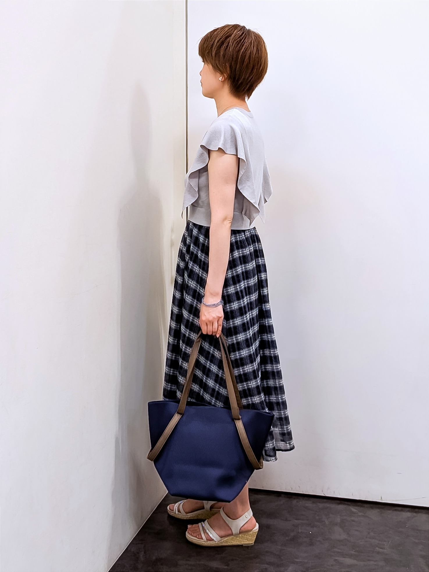 やまちゃんさんの「grove｜【低身長さんも選べる着丈・洗濯機◎】1枚で華やか 肩フリルニットドッキングワンピース」を使ったコーディネート