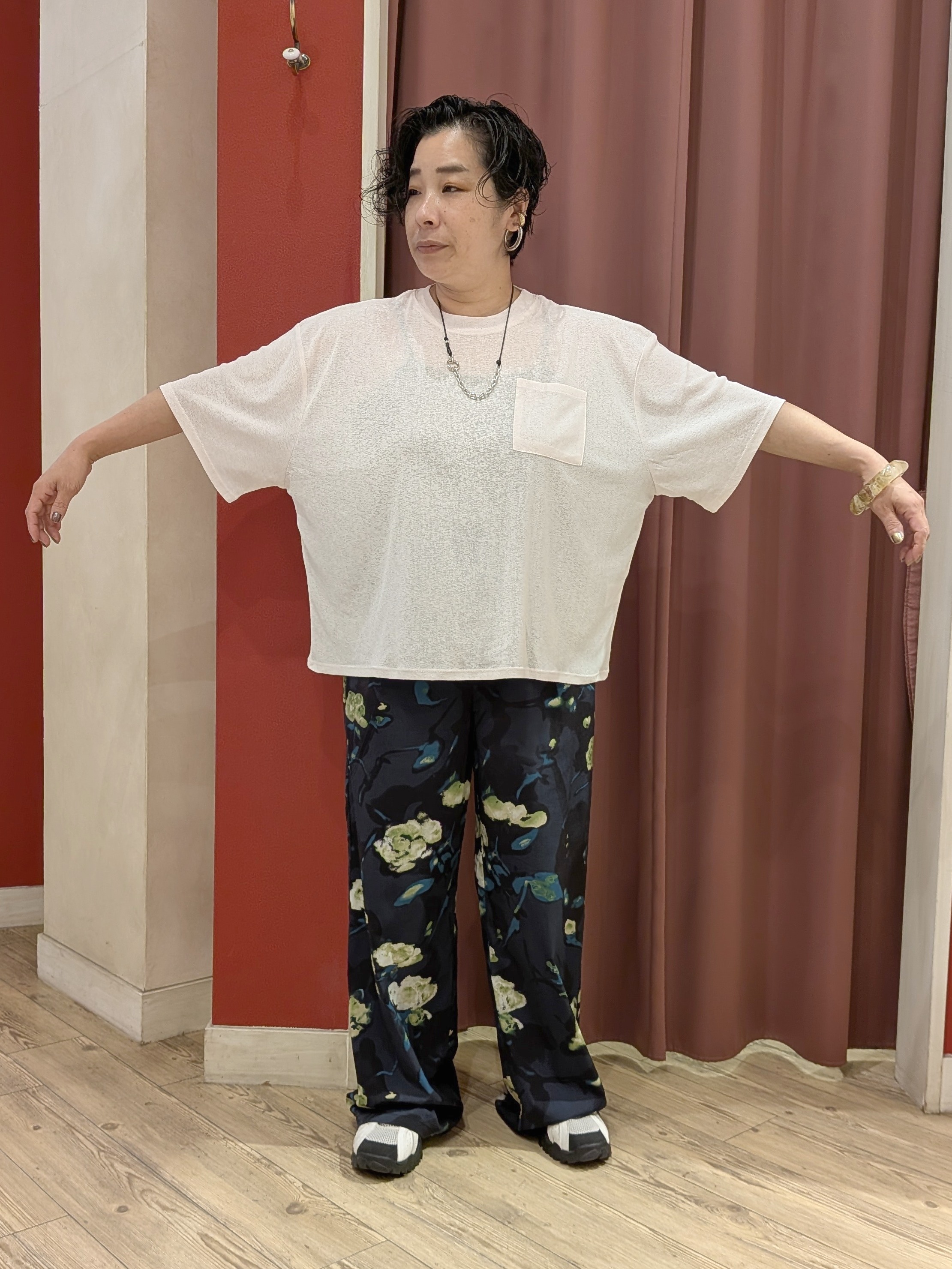 cameさんの「SHOO･LA･RUE｜【S-LL/洗濯機可/体型カバー】ゆるっとこなれる 大人のシアースラブTシャツ」を使ったコーディネート