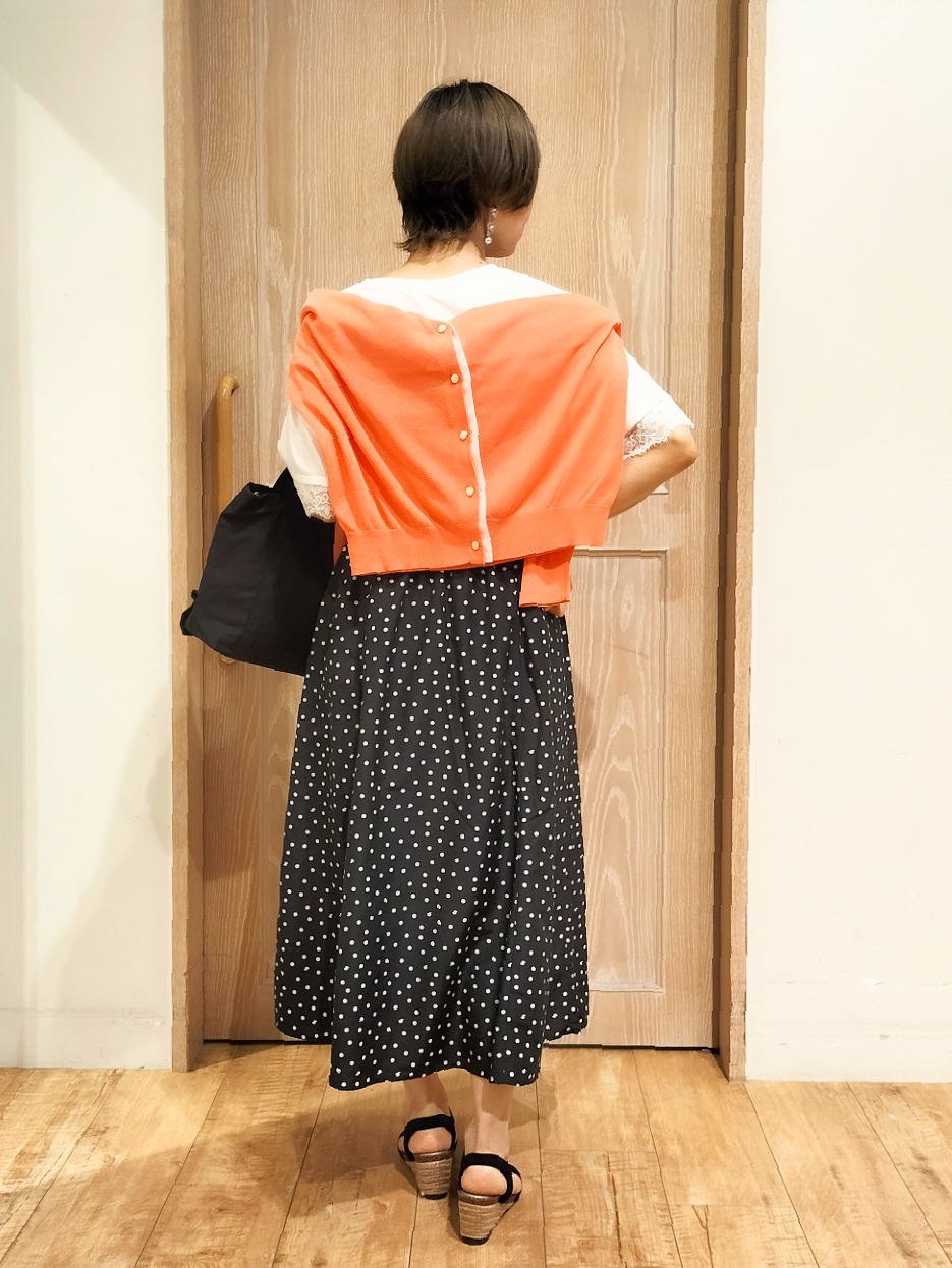 YUKIさんの「SHOO･LA･RUE｜【洗濯機可/S-LL】配色シフォン襟でサマ見え 上品シアーカーディガン」を使ったコーディネート