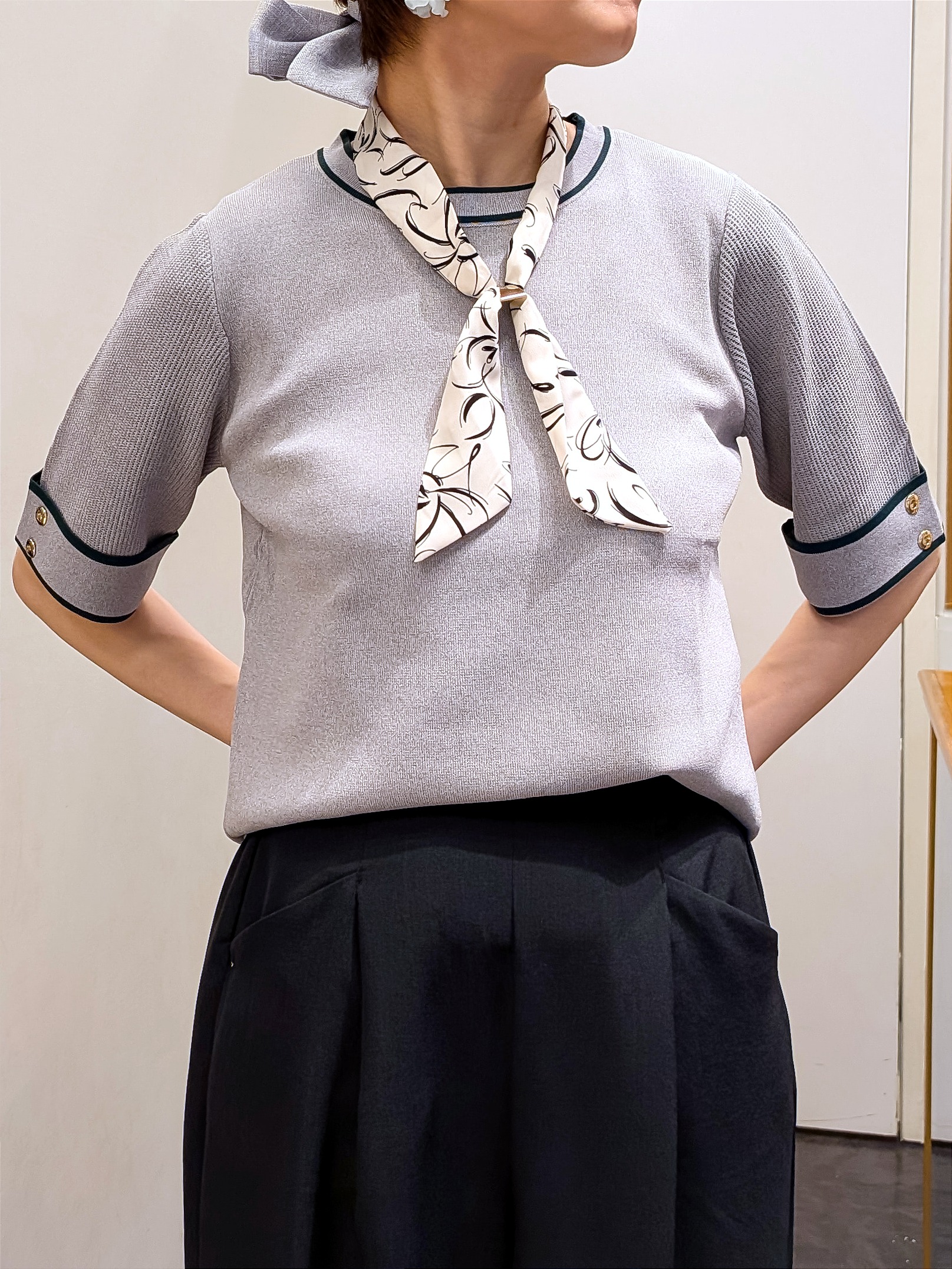 やまちゃんさんの「grove｜新色追加！【シリーズ累計36万枚/名品ニット】やわらかドライタッチ 袖メッシュ編みニット」を使ったコーディネート