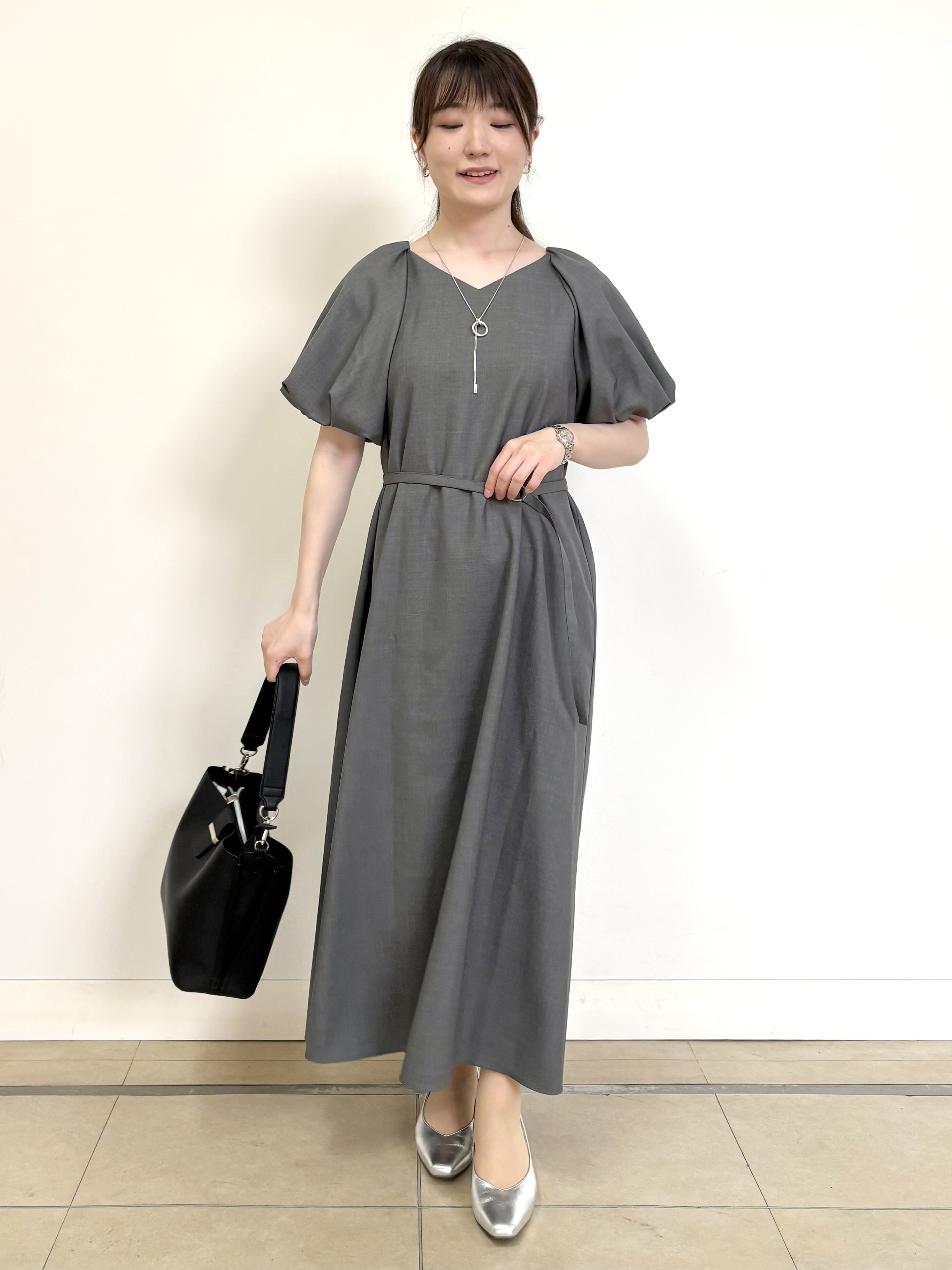 mikiさんの「Reflect｜【UVカット／手洗い可】パフスリーブ Vネックワンピース」を使ったコーディネート