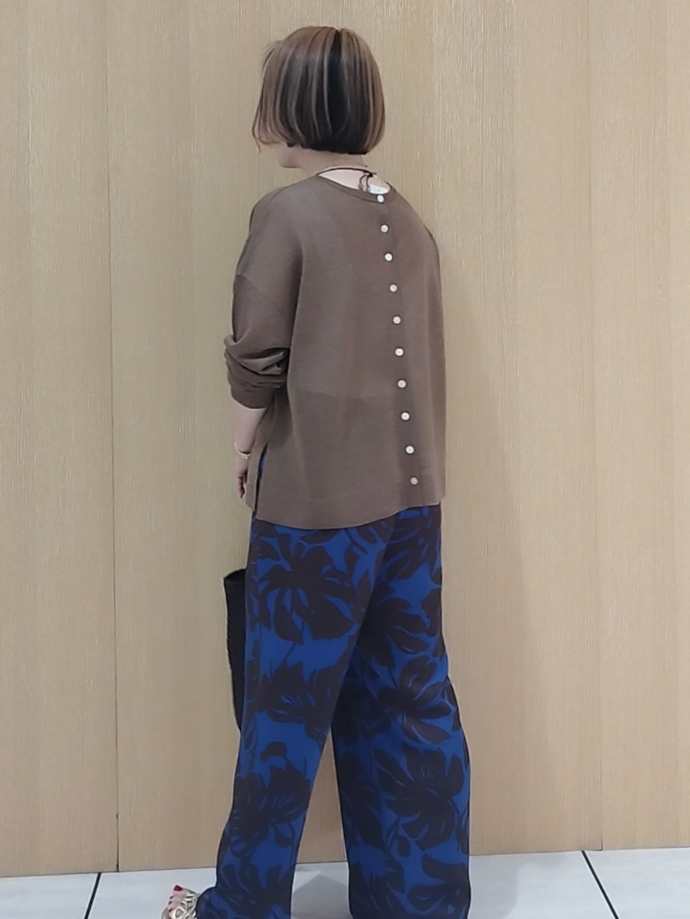 s u g iさんの「UNTITLED｜【アンサンブル可】前後2WAYカーディガン」を使ったコーディネート