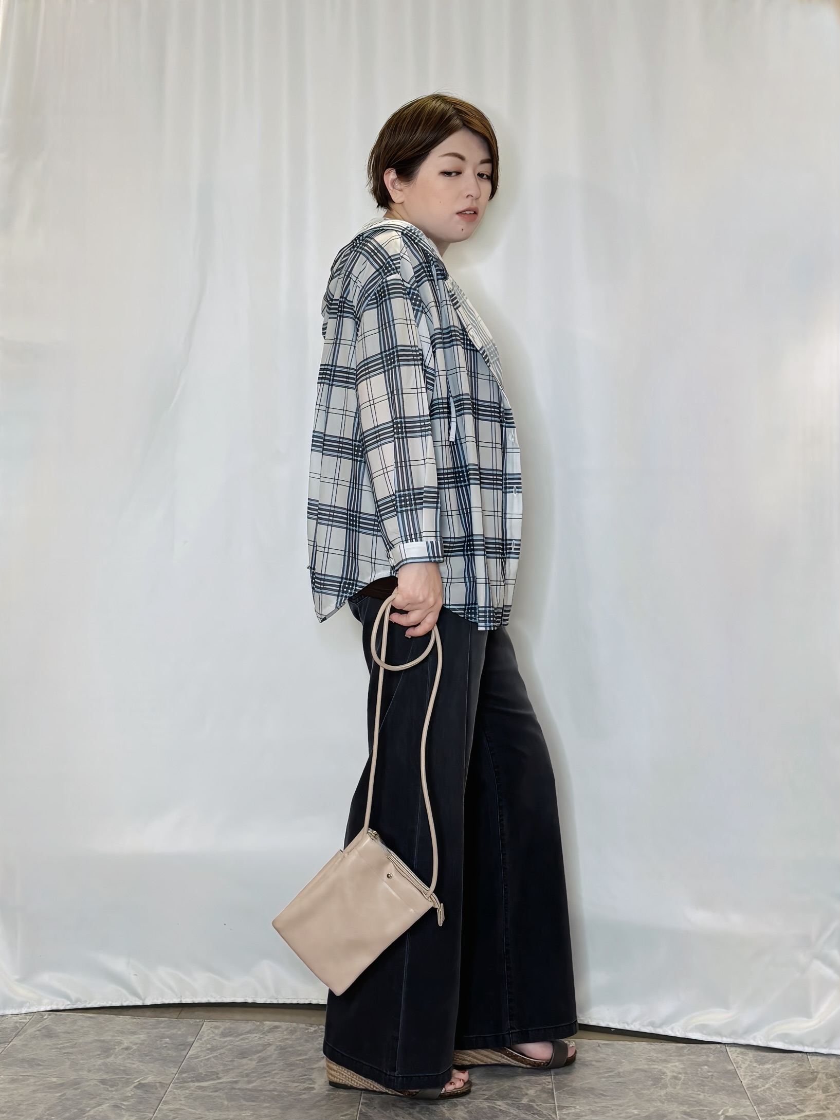 たみさんの「SHOO･LA･RUE｜【洗濯機可/体型カバー】程よい透け感の ゆるシルエットシア―シャツ」を使ったコーディネート