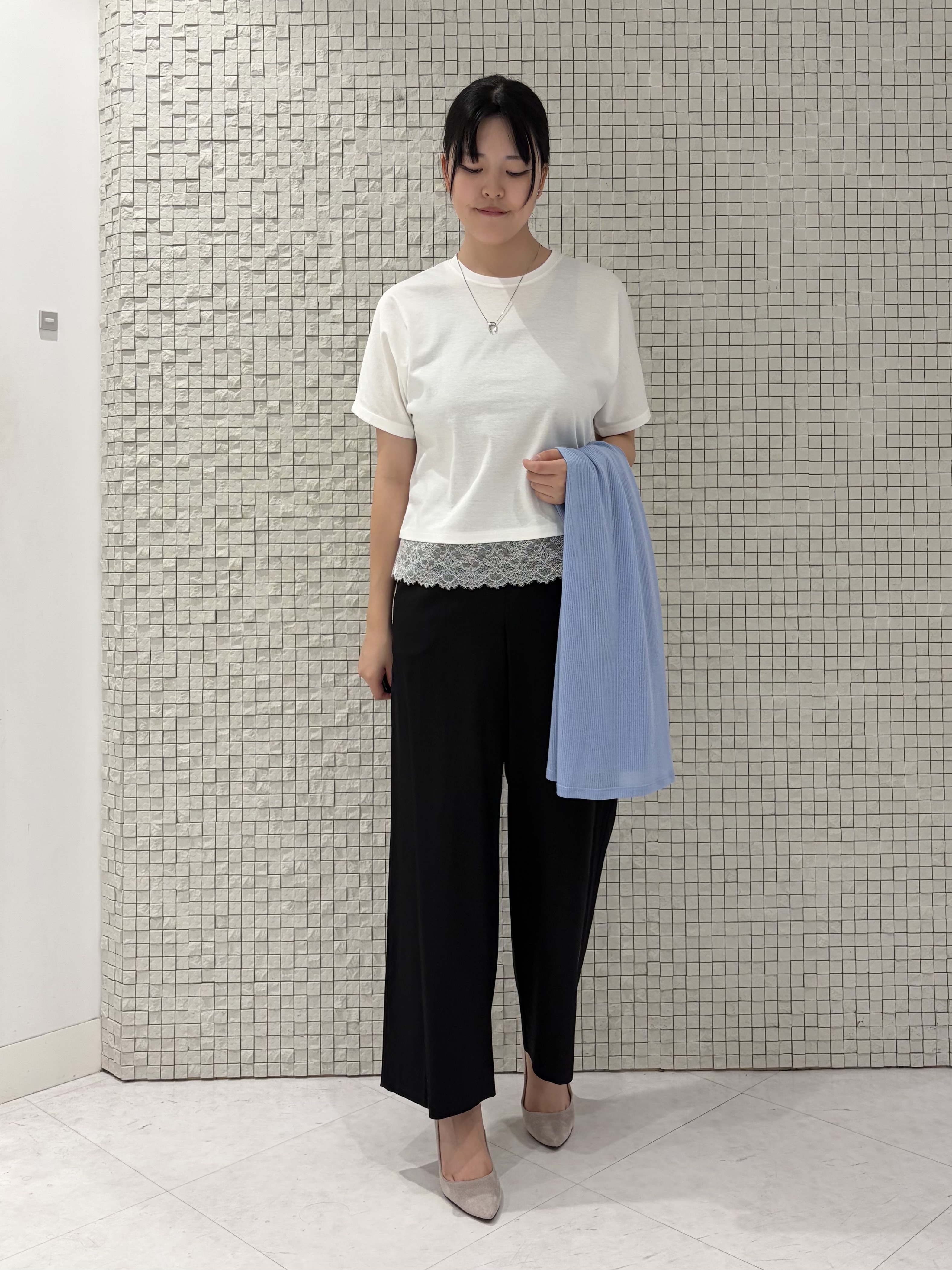 koharuさんの「INDIVI｜【汗ジミ防止／接触冷感】裾レースドルマンTシャツ」を使ったコーディネート