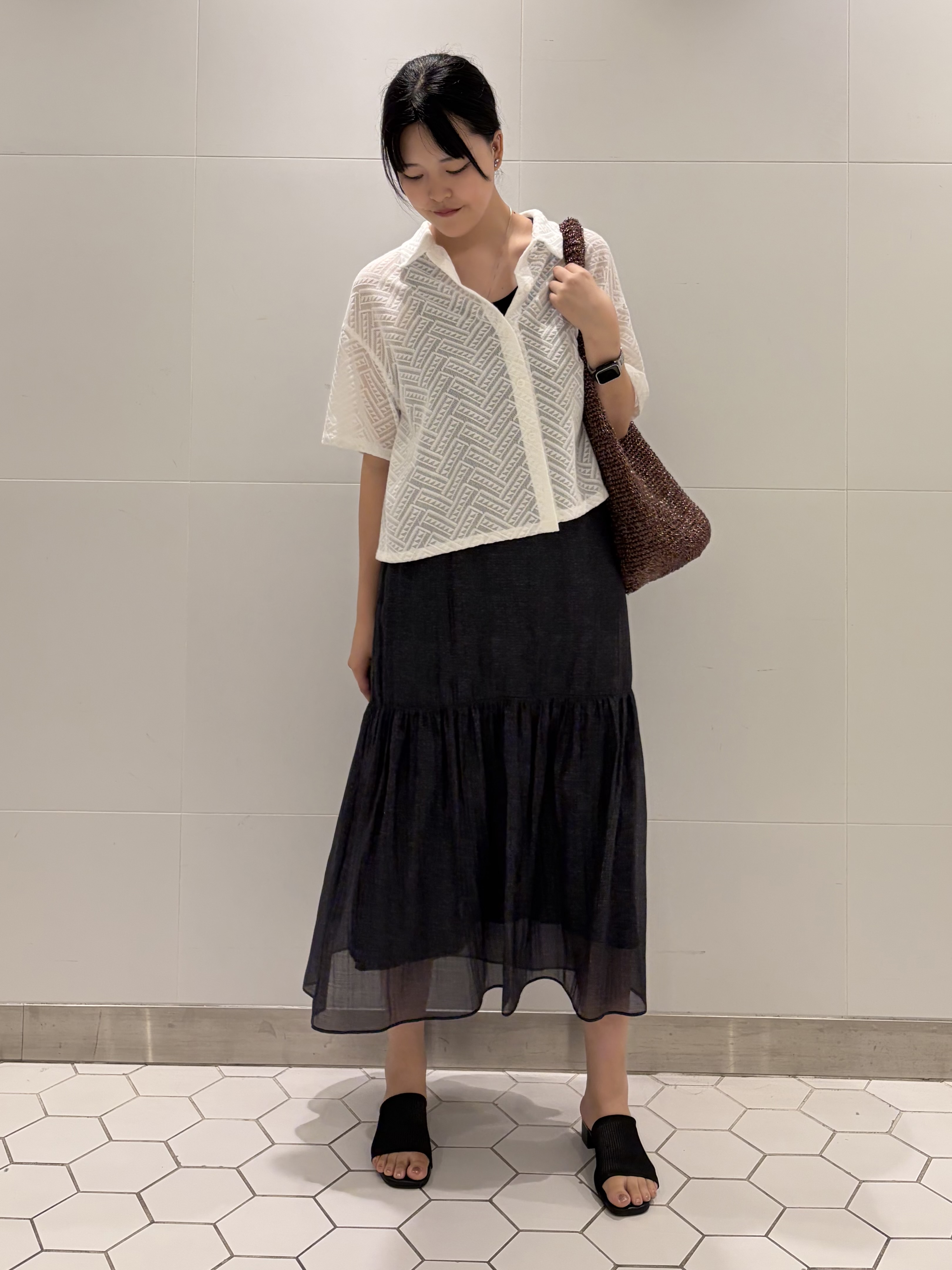 koharuさんの「INDIVI｜【洗える/日本製】幾何学柄レースシャツ」を使ったコーディネート