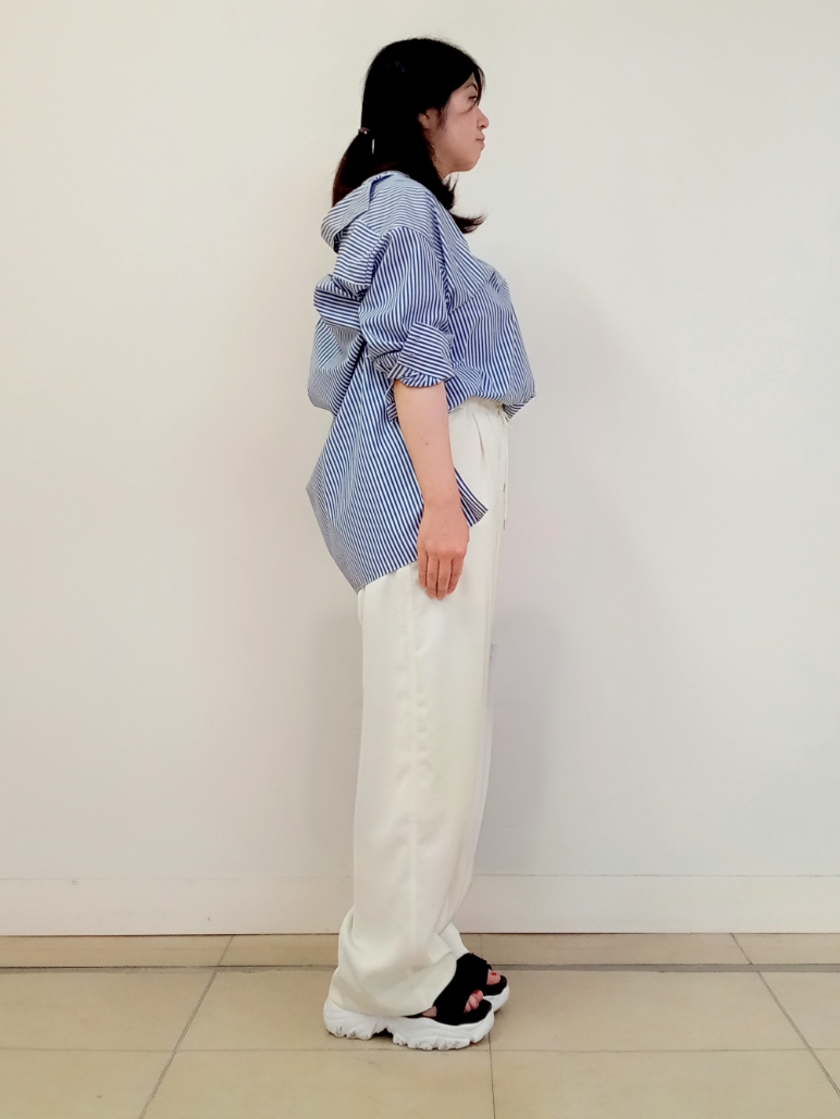 emiさんの「DRESSTERIOR｜【接触冷感/UVカット/着回し】スキッパーブラウス」を使ったコーディネート