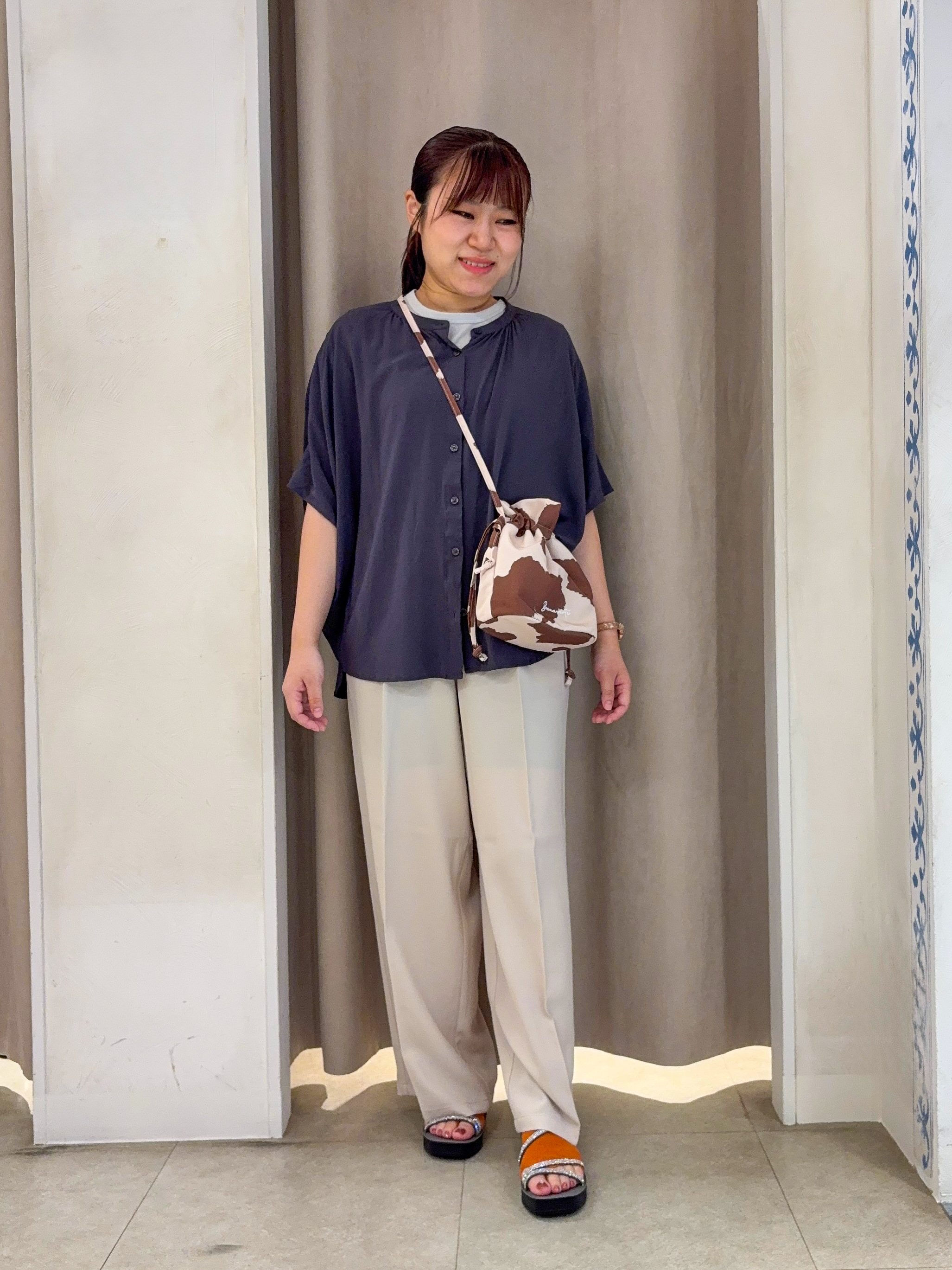 SO(R)Aさんの「SHOO･LA･RUE｜【ひんやり/S-LL/体型カバー】はしごレースが涼し気な スラブポンチョ風ブラウス」を使ったコーディネート